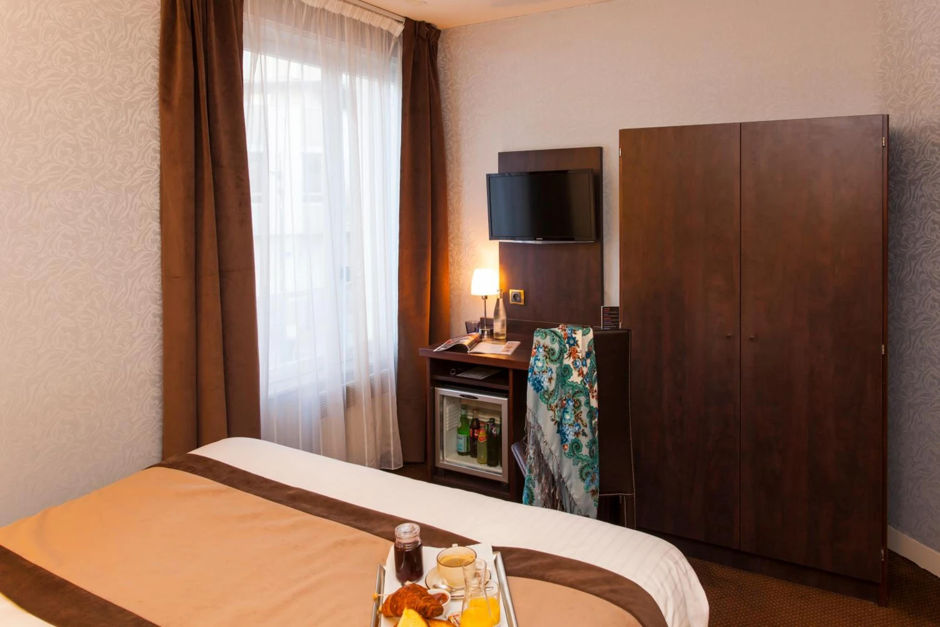 Chambre disponible pour un séminaire d'entreprise à Élysée Hôtel - Châteauroux