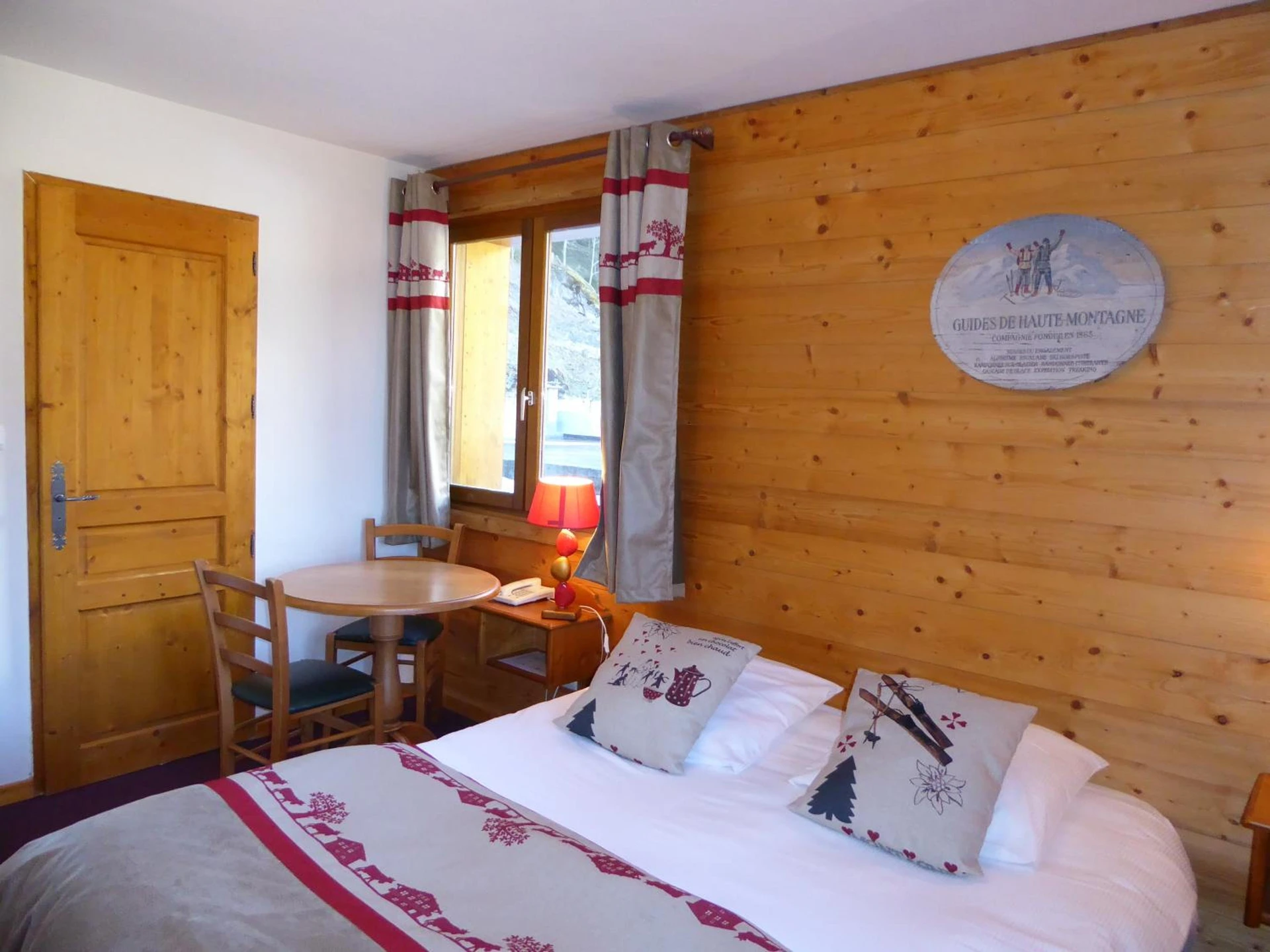 Magnifique chambre pour un séminaire d'entreprise à Epicéa Lodge Hôtel et Camping - Pralognan-la-Vanoise