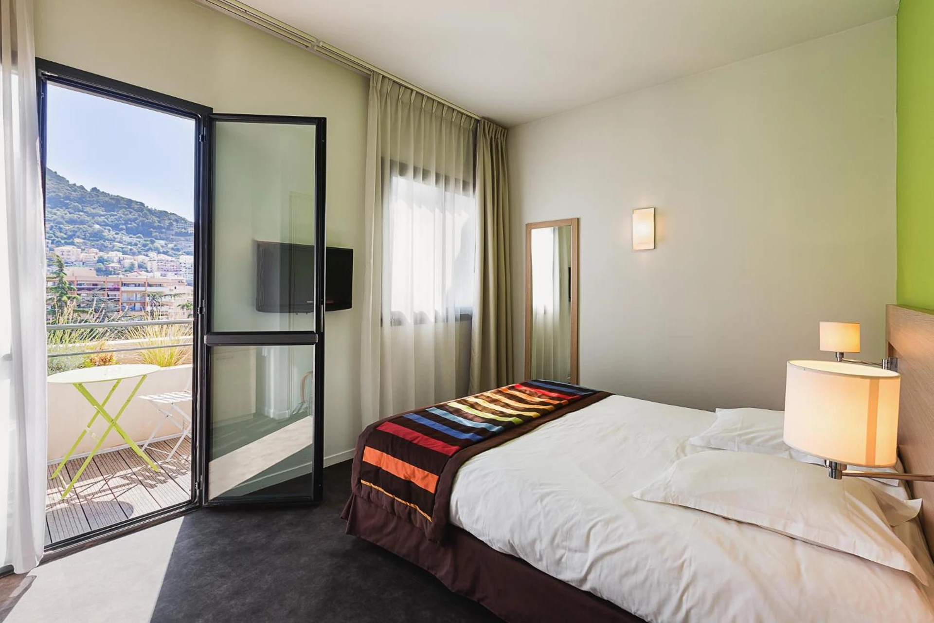 Chambre disponible pour un séminaire d'entreprise à Esatitude Hotel - Nice