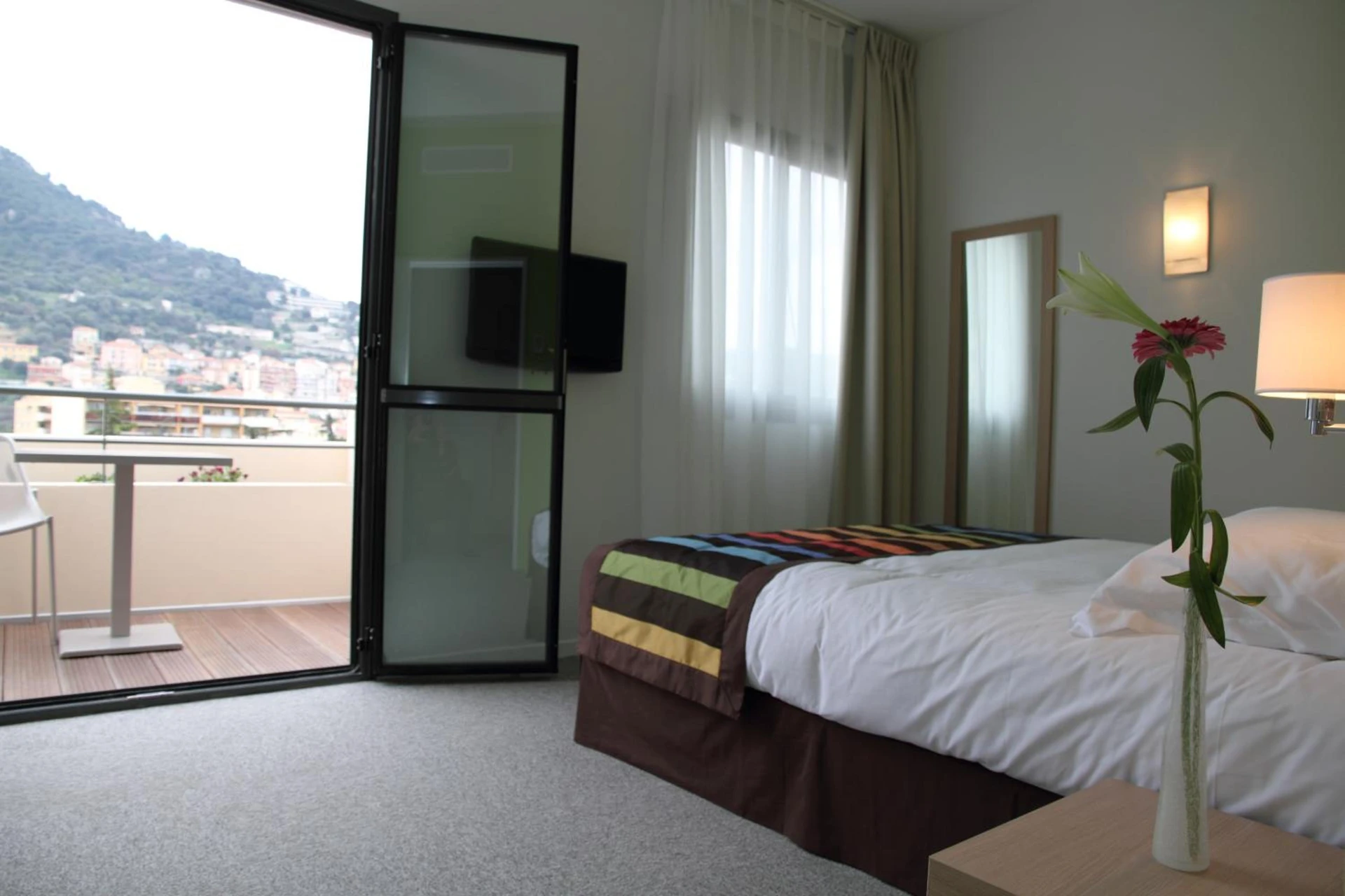 Chambre disponible pour un séminaire d'entreprise à Esatitude Hotel - Nice