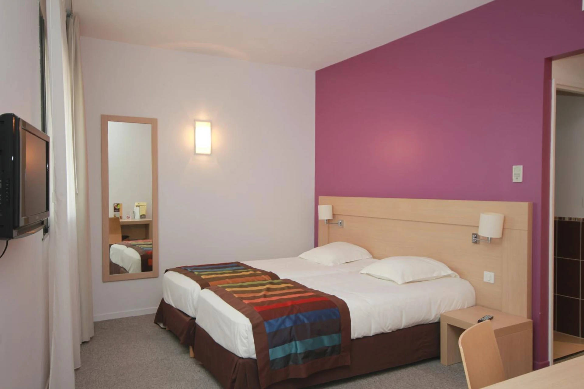 Magnifique chambre pour un séminaire d'entreprise à Esatitude Hotel - Nice