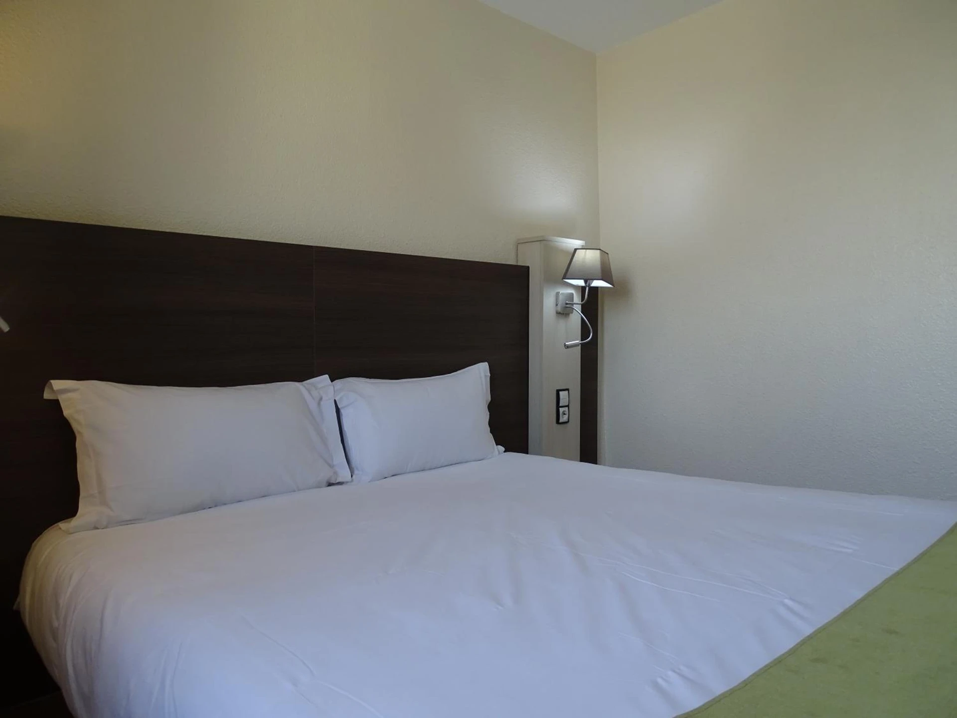 Magnifique chambre pour un séminaire d'entreprise à Euro Hôtel Airport Orly Rungis - Fresnes