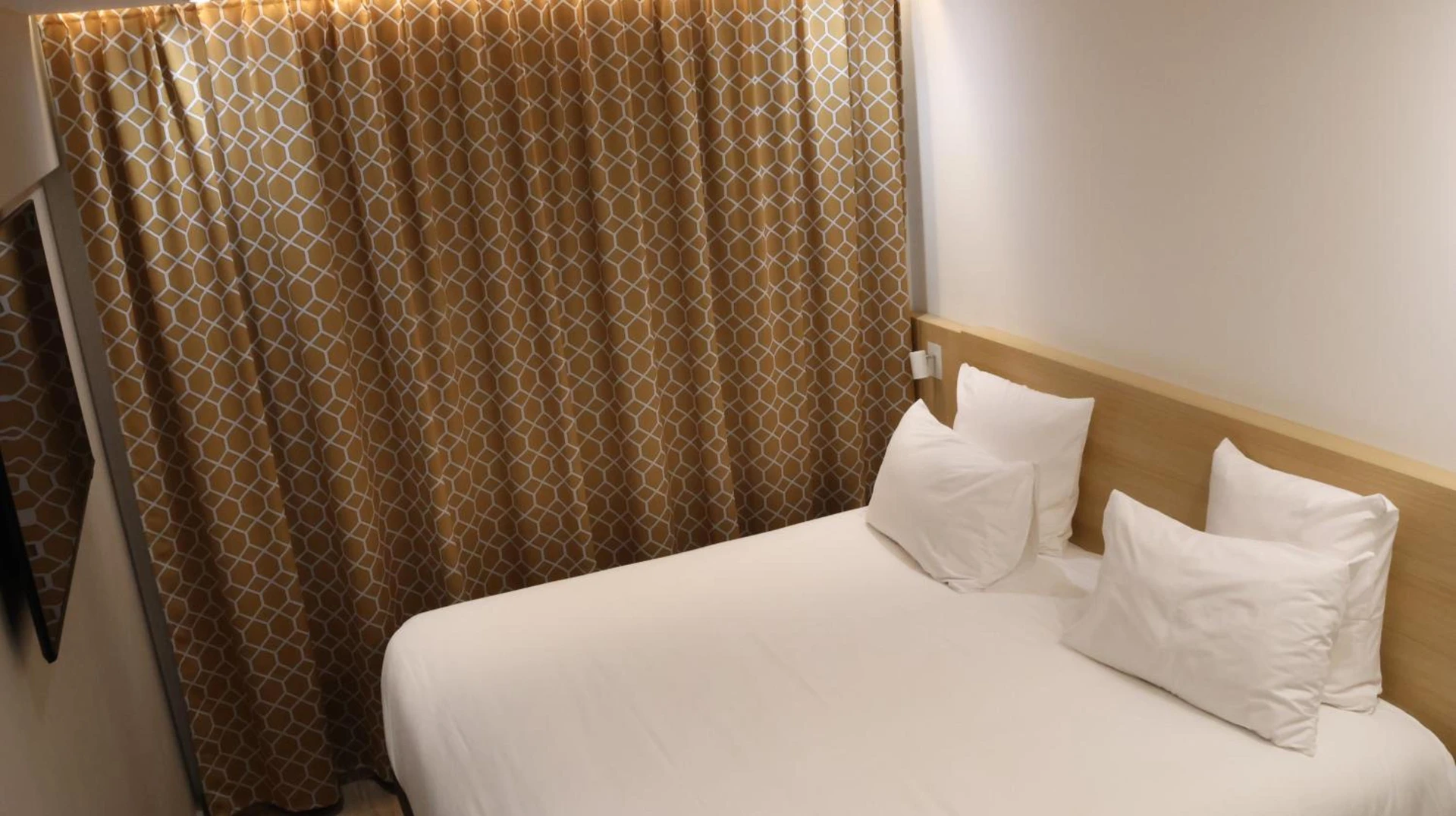 Chambre disponible pour un séminaire d'entreprise à Geographotel Paris-Roissy CDG Airport - Le Mesnil-Amelot