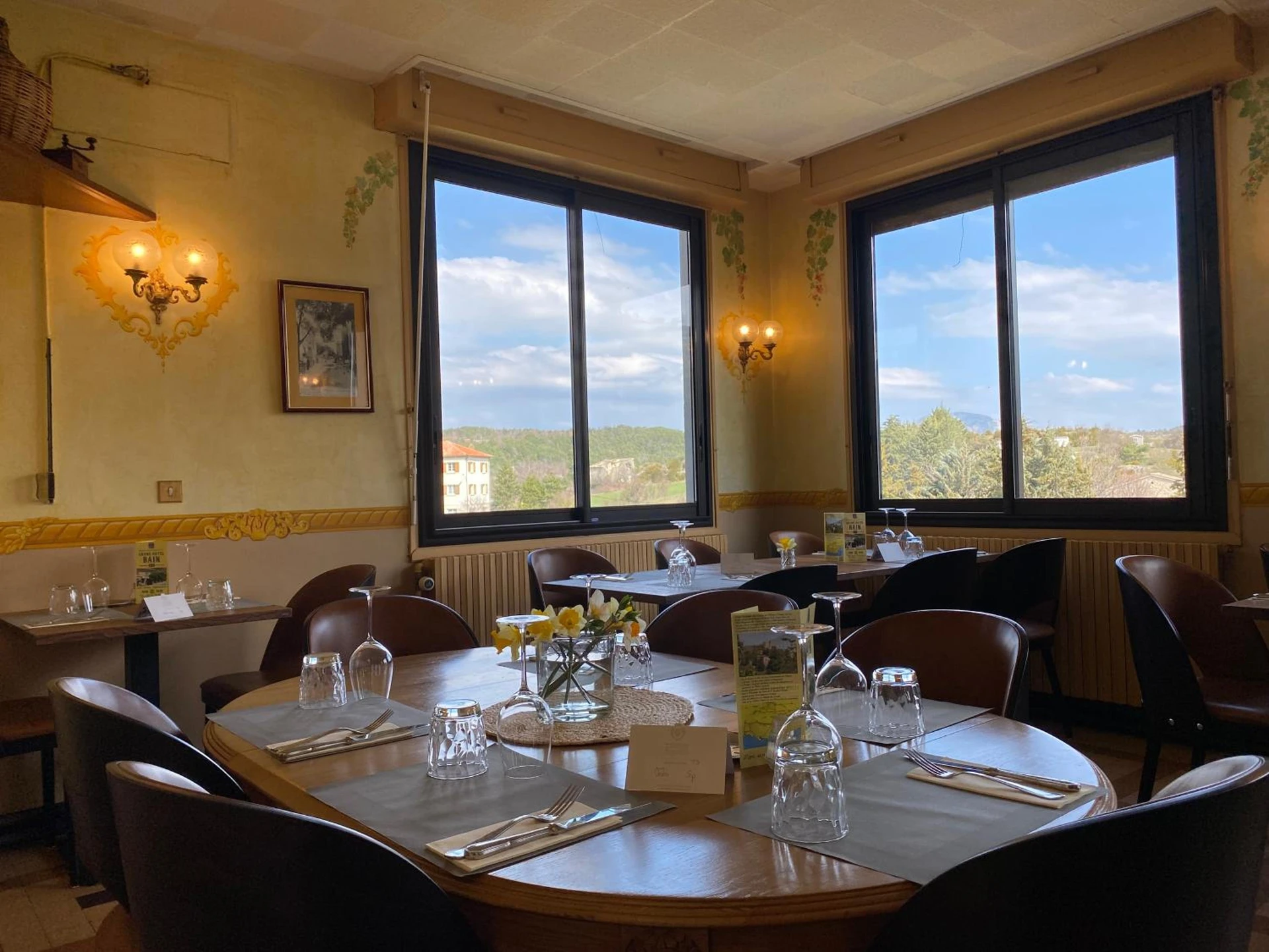 Lieu convivial pour un séminaire d'entreprise à Logis Grand Hotel Bain - Comps-sur-Artuby - En savoir plus 