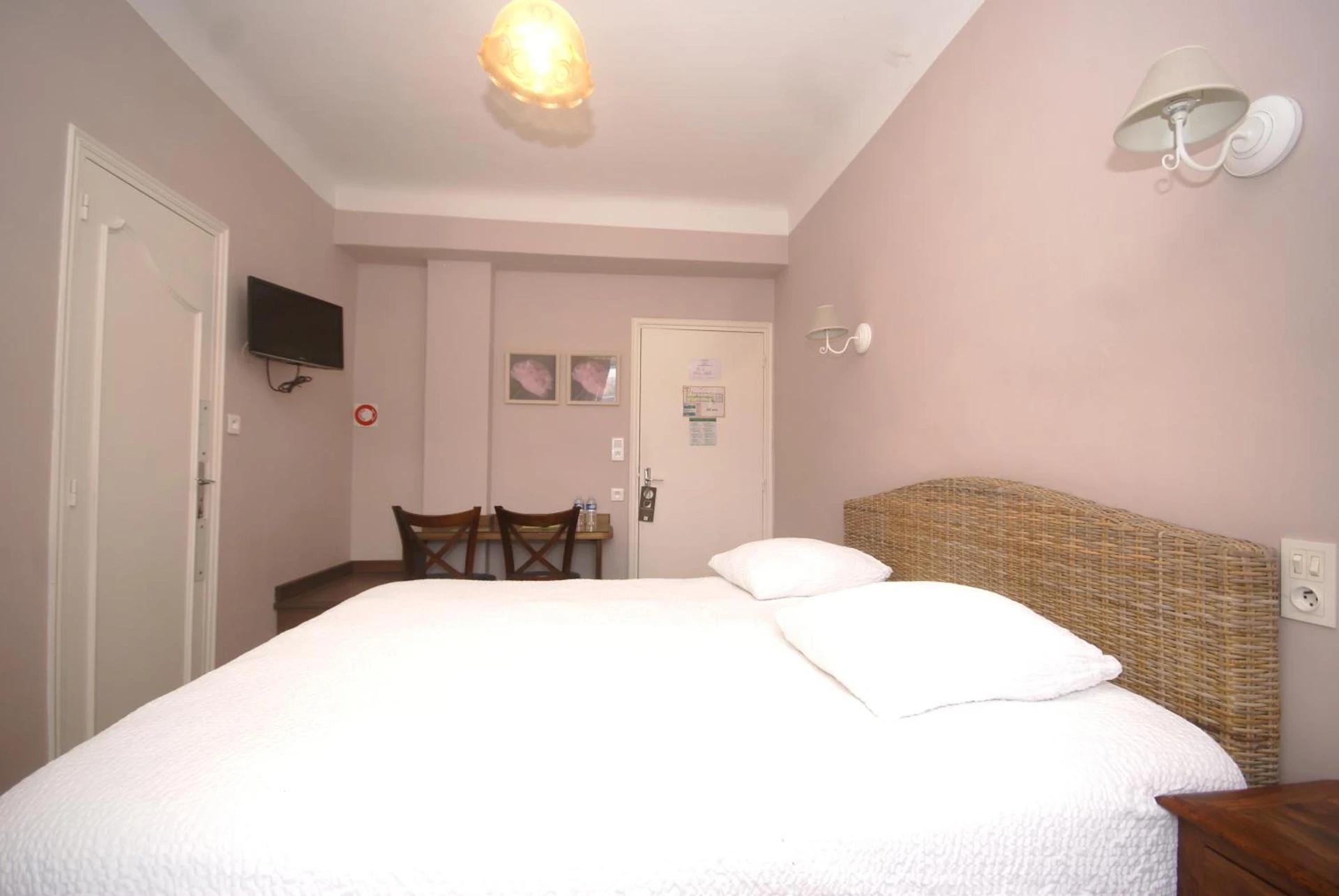 Magnifique chambre pour un séminaire d'entreprise à Logis Grand Hotel Bain - Comps-sur-Artuby