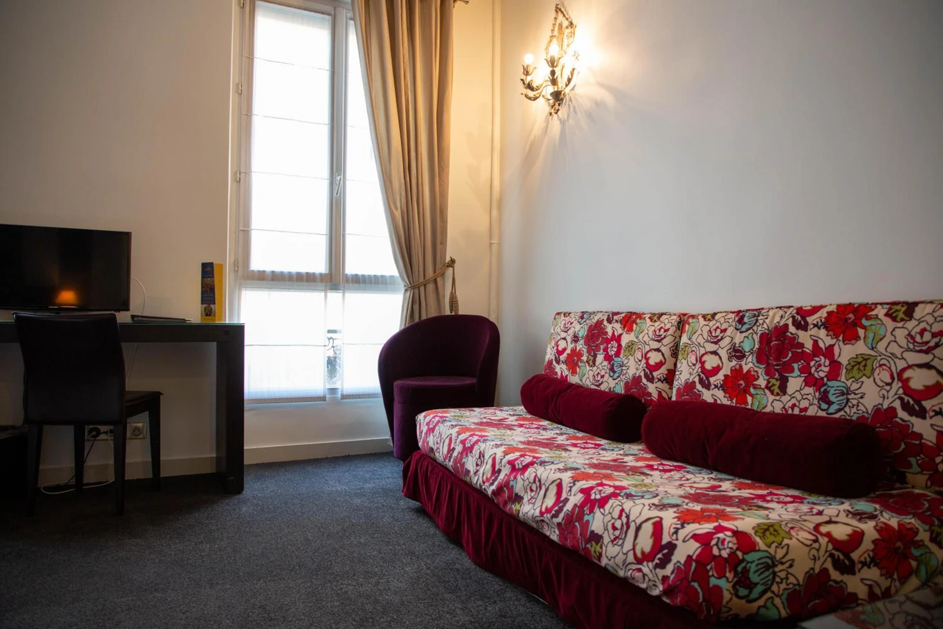 Chambre disponible pour un séminaire d'entreprise à Grand Hôtel d'Orléans - Toulouse