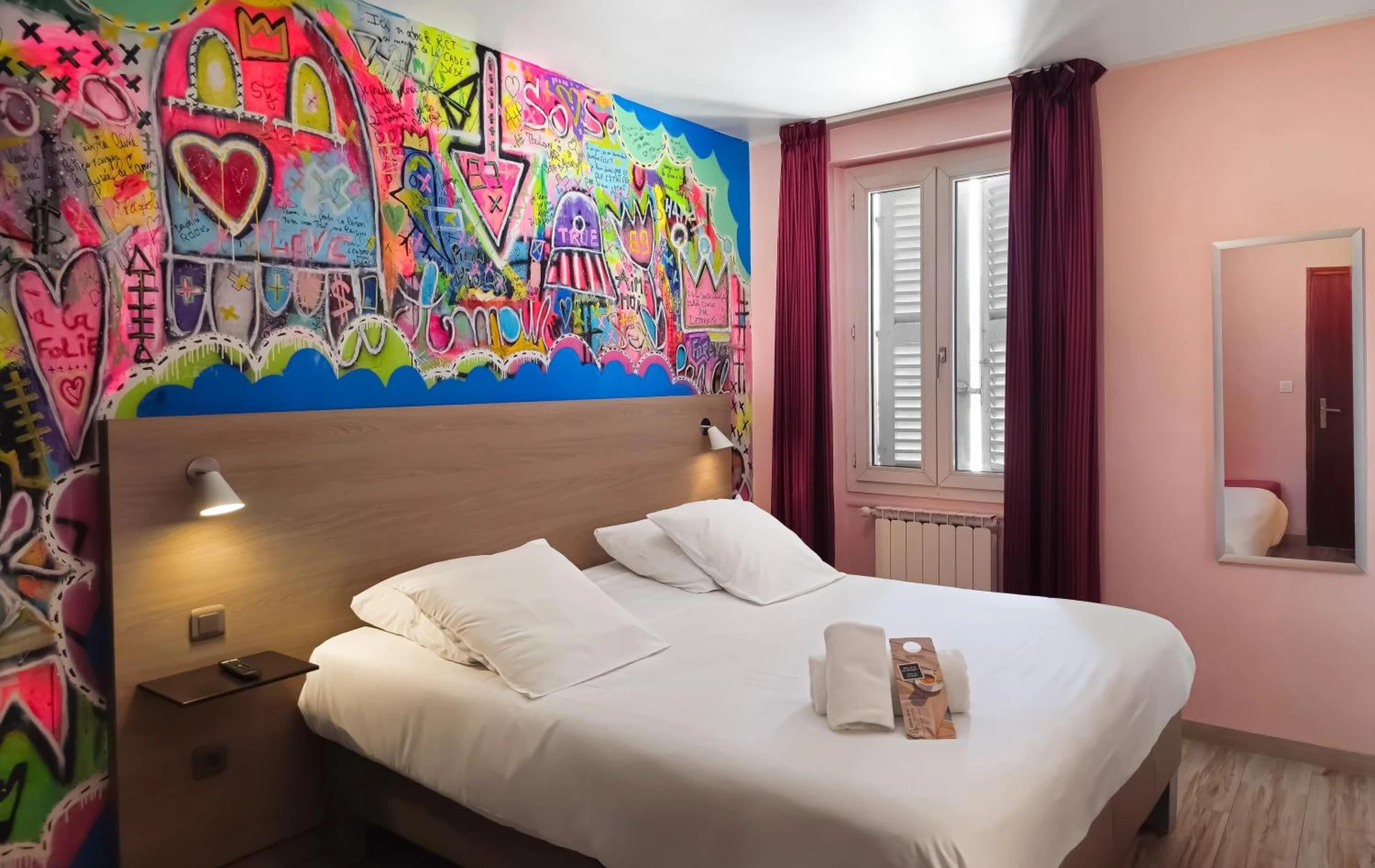 Chambre disponible pour un séminaire d'entreprise à Grand Hôtel Dauphiné, Boutique Hôtel & Suites - Toulon