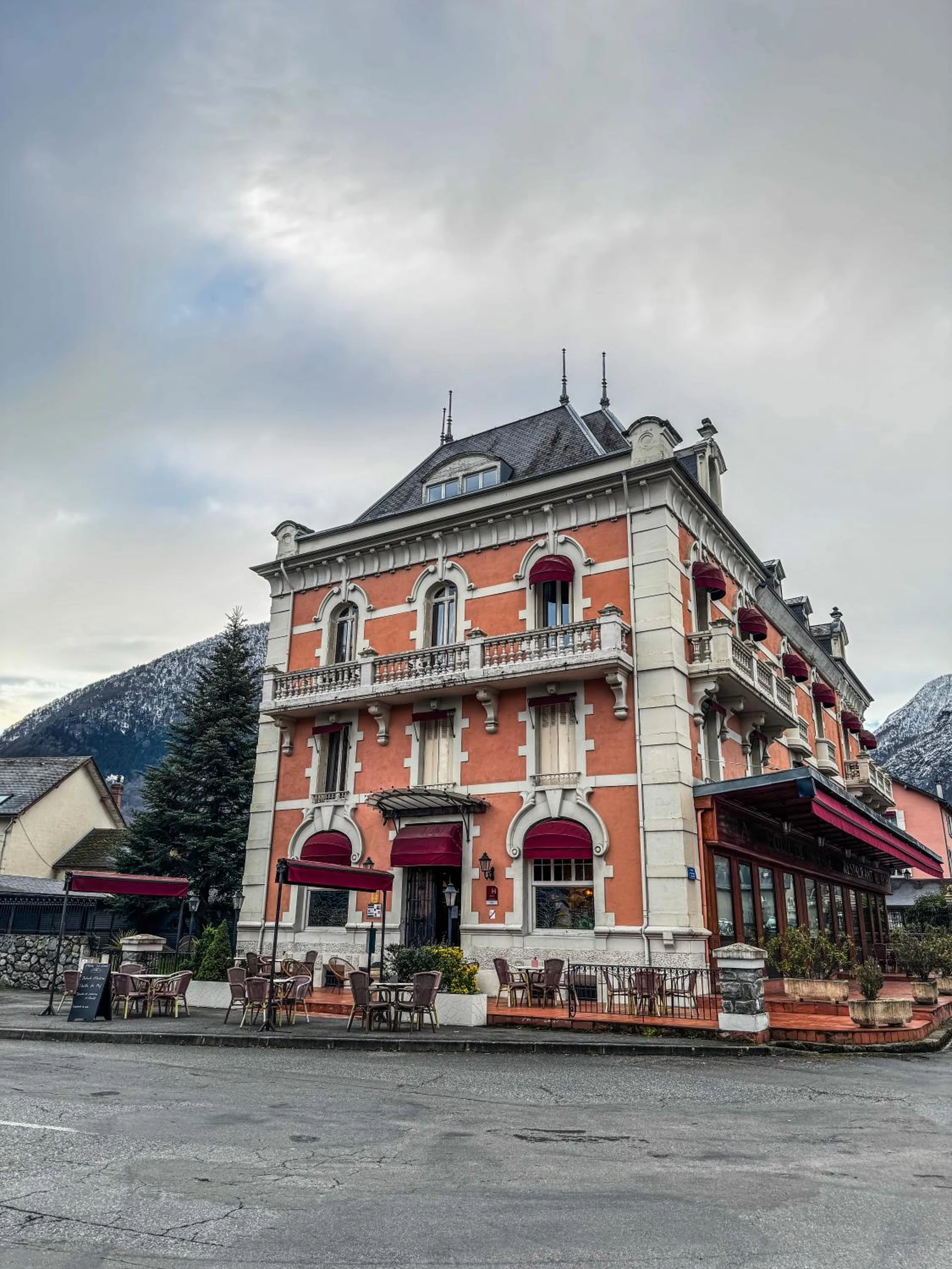 Salle de séminaire à Grand Hôtel de France - Organiser un événement professionnel à Pierrefitte-Nestalas