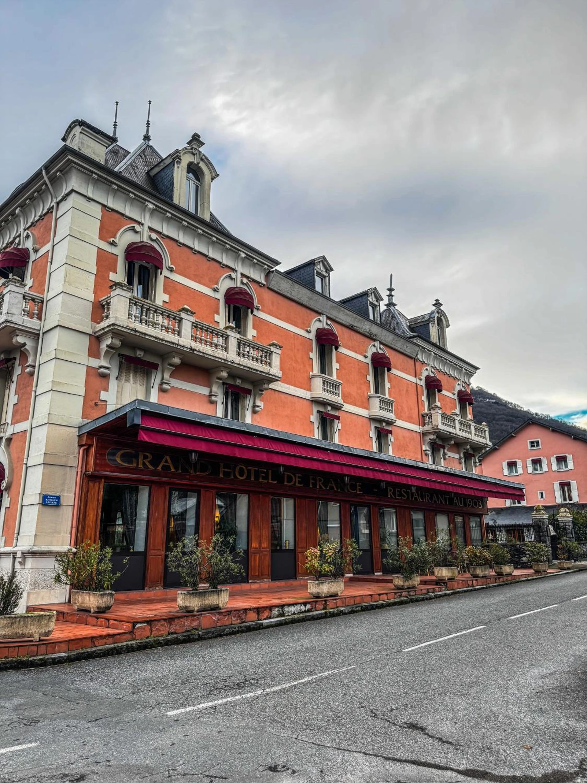 Chambre à Grand Hôtel de France - Organiser un séminaire d'entreprise à Pierrefitte-Nestalas
