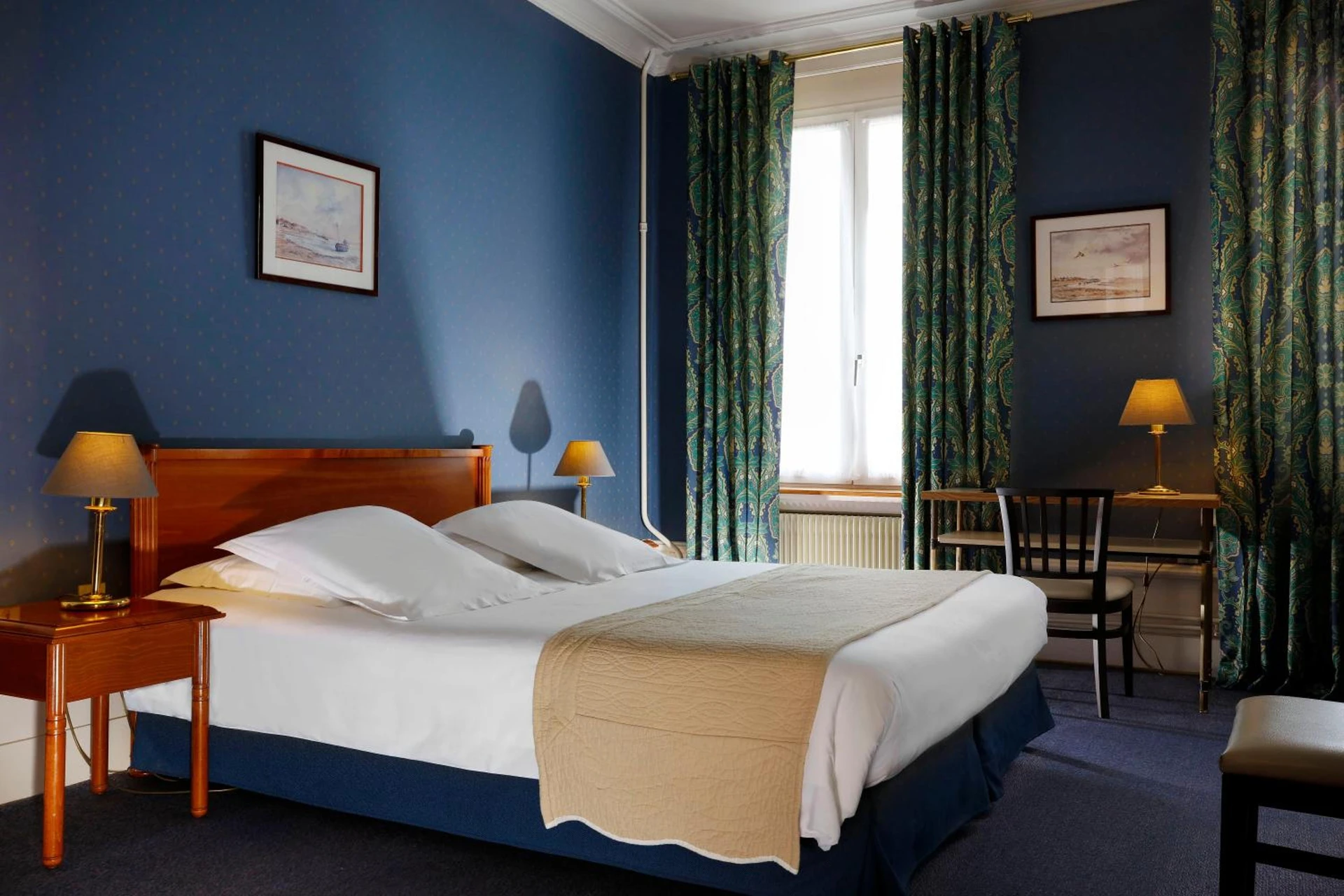 Chambre disponible pour un séminaire d'entreprise à Grand Hotel de L'Univers - Amiens