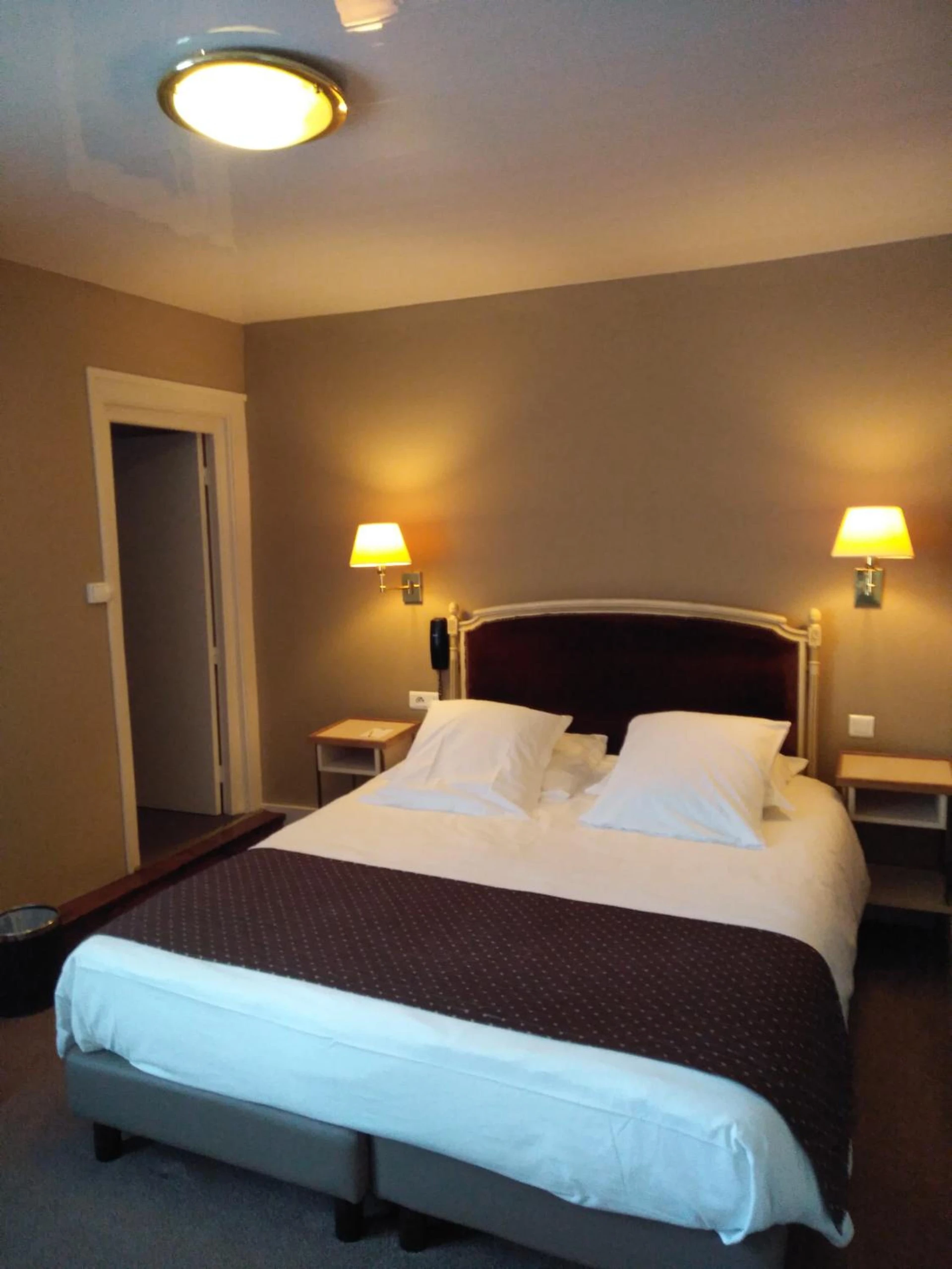 Magnifique chambre pour un séminaire d'entreprise à Grand Hotel de L'Univers - Amiens