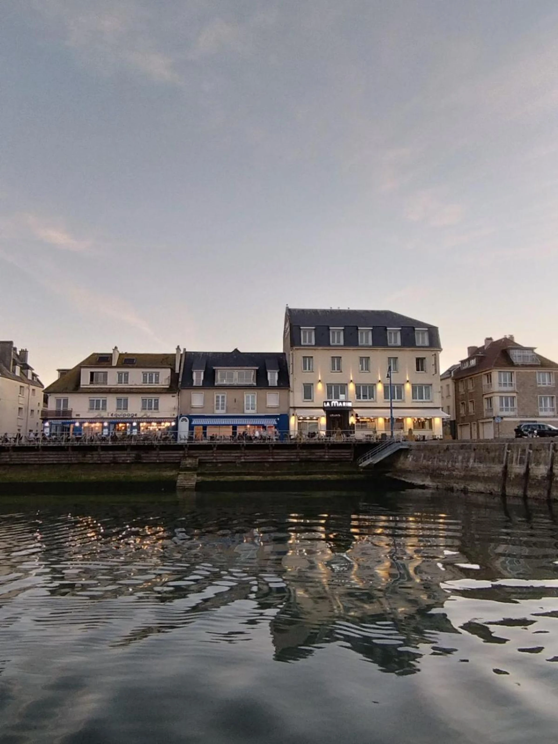 Organiser un séminaire d'entreprise : Le Grand Hôtel de la Marine "face à la mer" à port-en-bessin-huppain