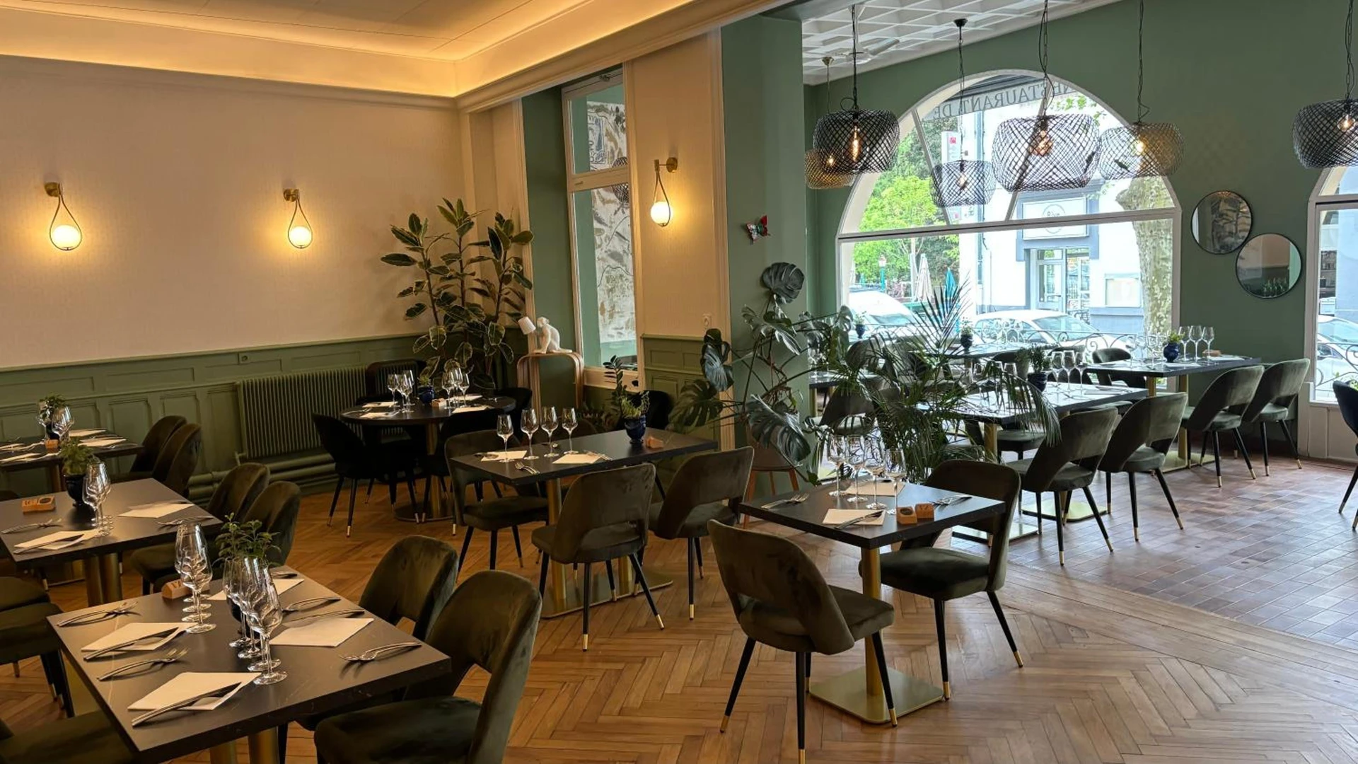 Organiser un séminaire d'entreprise : Logis Hôtel Restaurant Grand Hôtel de Lyon à vals-les-bains