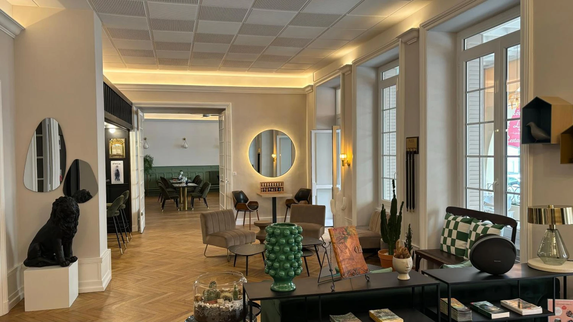 Organiser un séminaire d'entreprise : Logis Hôtel Restaurant Grand Hôtel de Lyon à vals-les-bains