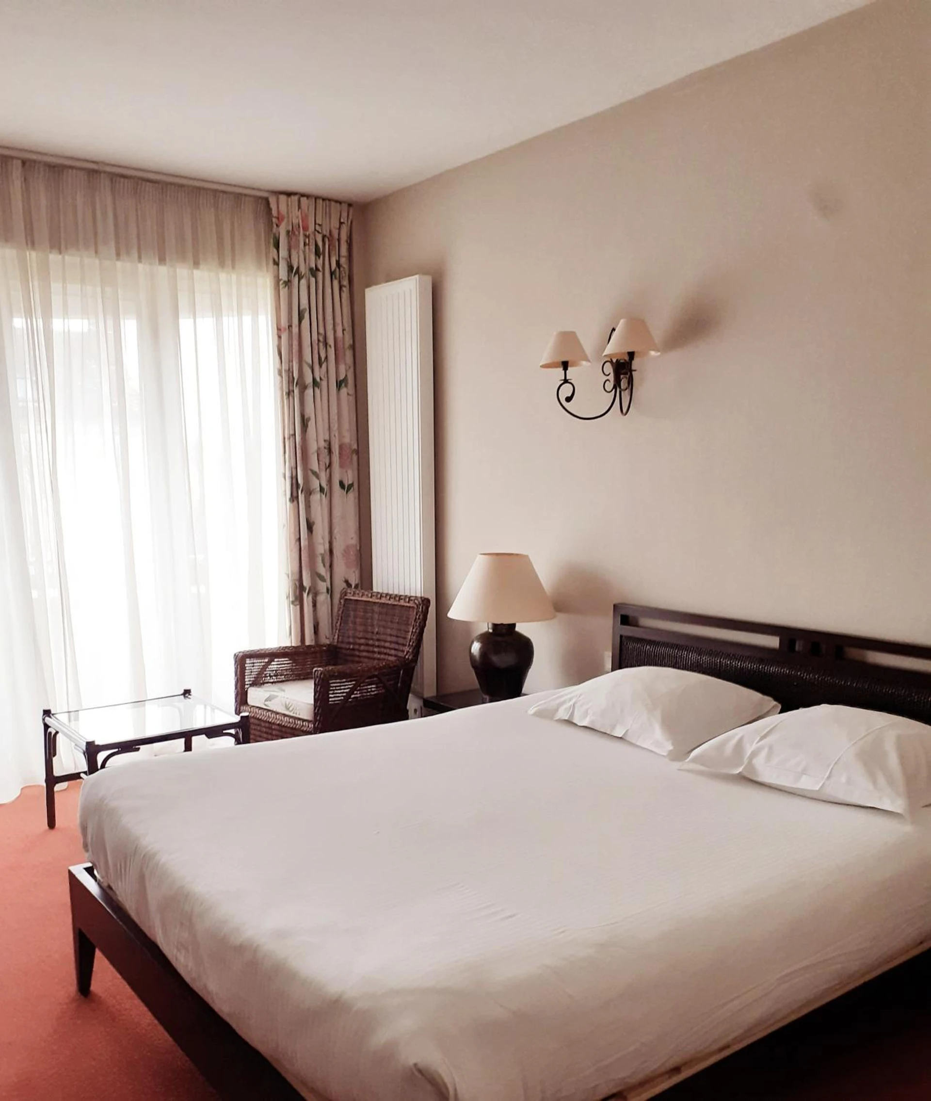 Chambre disponible pour un séminaire d'entreprise à Grand Hôtel de Solesmes - Teritoria - Tours