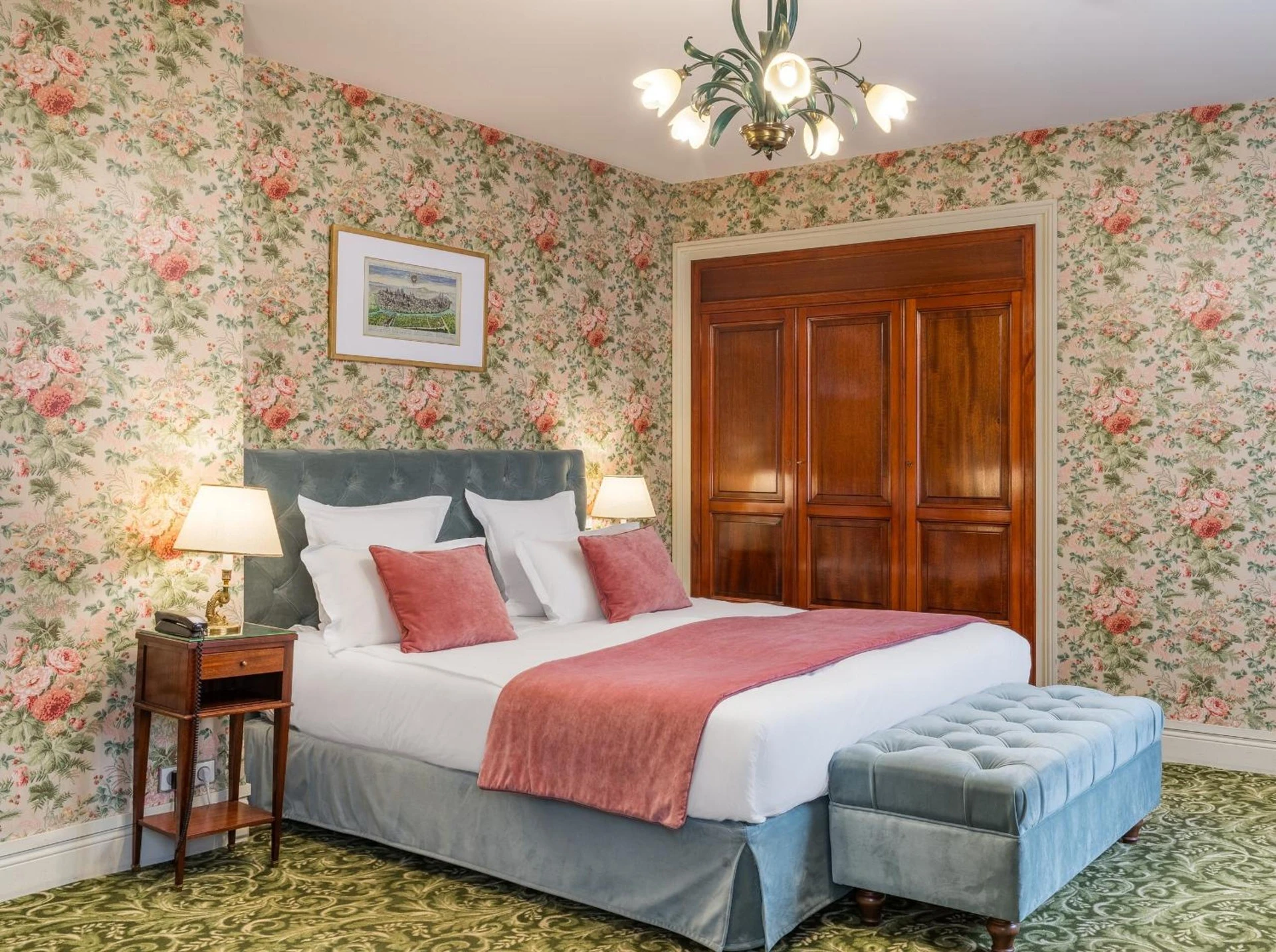 Chambre disponible pour un séminaire d'entreprise à Grand Hôtel Des Templiers, Piscine & Spa - Reims