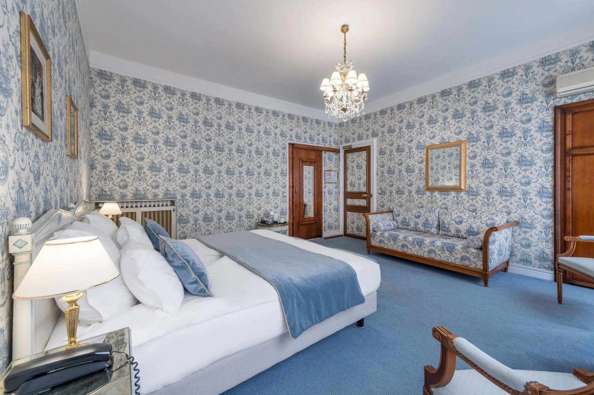 Chambre disponible pour un séminaire d'entreprise à Grand Hôtel Des Templiers, Piscine & Spa - Reims