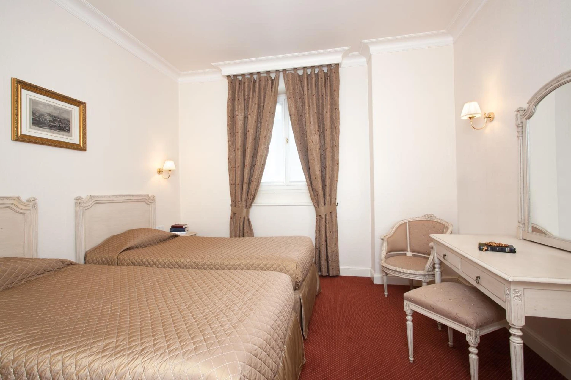Chambre disponible pour un séminaire d'entreprise à Grand Hôtel Moderne - Lourdes