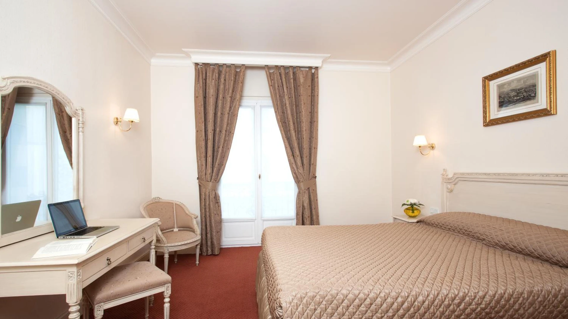 Magnifique chambre pour un séminaire d'entreprise à Grand Hôtel Moderne - Lourdes