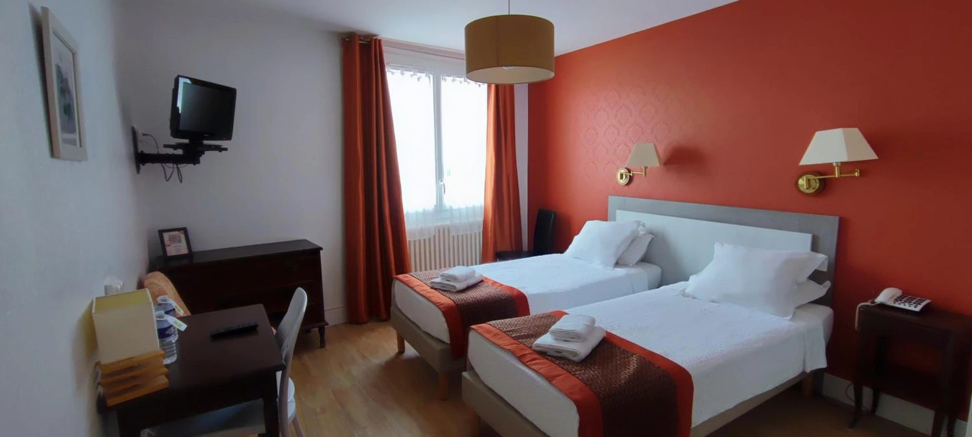 Magnifique chambre pour un séminaire d'entreprise à Logis Grand Hotel Pelisson - Propriano