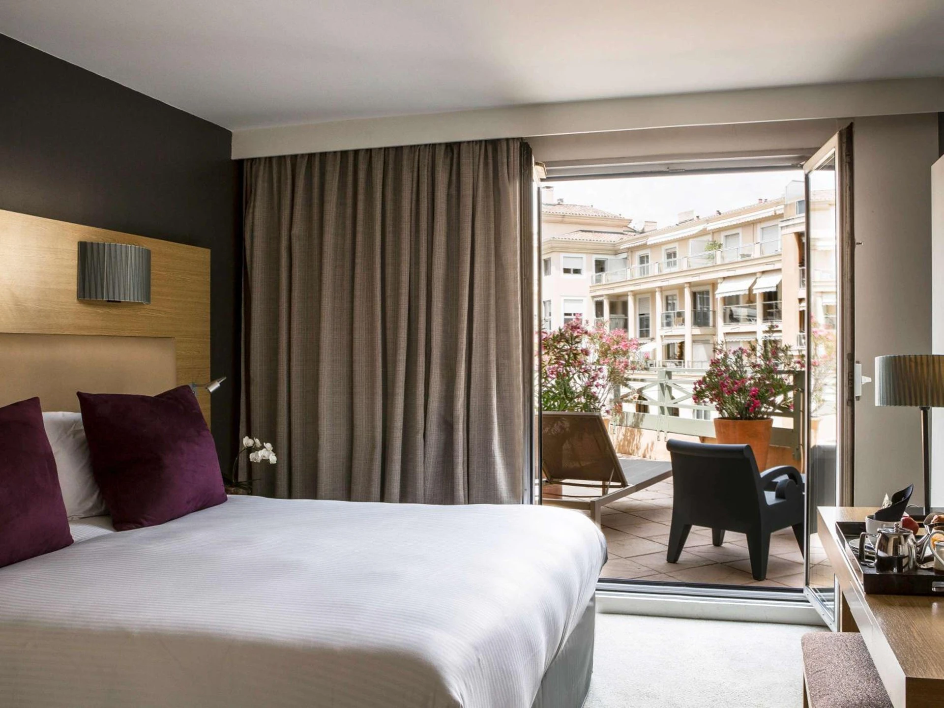 Chambre disponible pour un séminaire d'entreprise à Grand Hôtel Roi René Aix en Provence Centre - MGallery - Aix-en-Provence