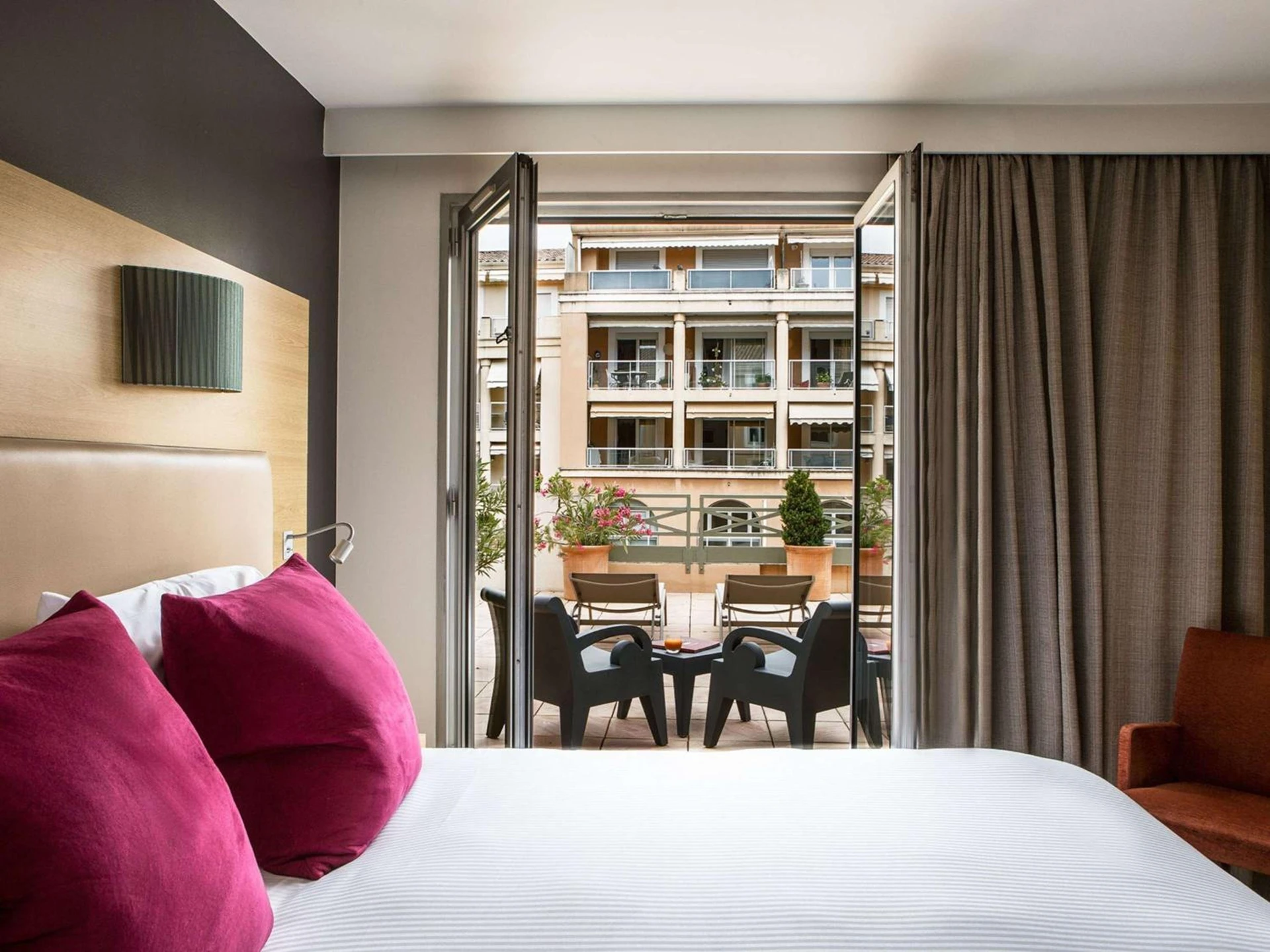 Chambre disponible pour un séminaire d'entreprise à Grand Hôtel Roi René Aix en Provence Centre - MGallery - Aix-en-Provence