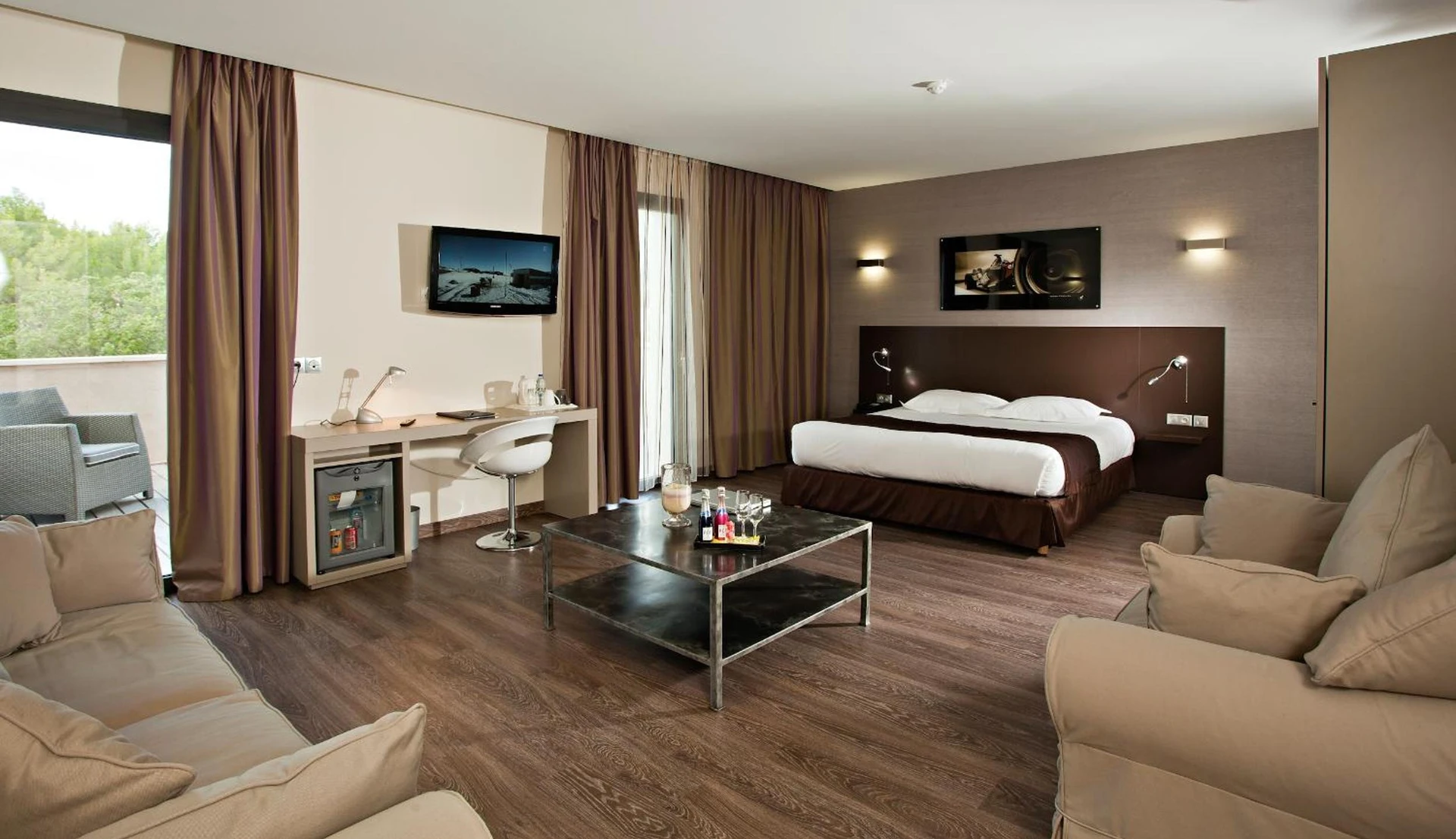 Chambre disponible pour un séminaire d'entreprise à Grand Prix Hôtel & Restaurant - Le Castellet