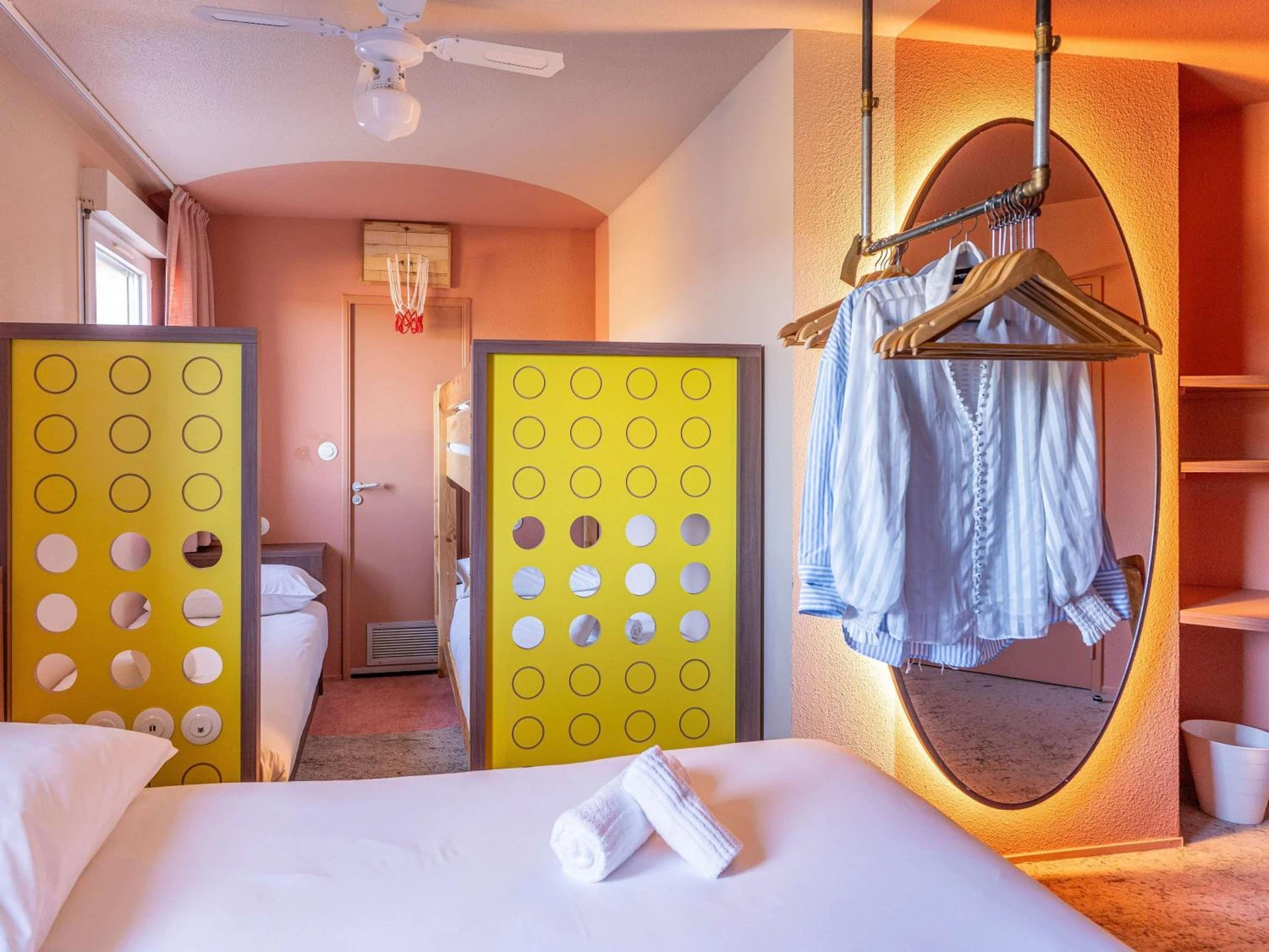 Chambre disponible pour un séminaire d'entreprise à greet hôtel Pont du Gard - Route d'Avignon - Estézargues