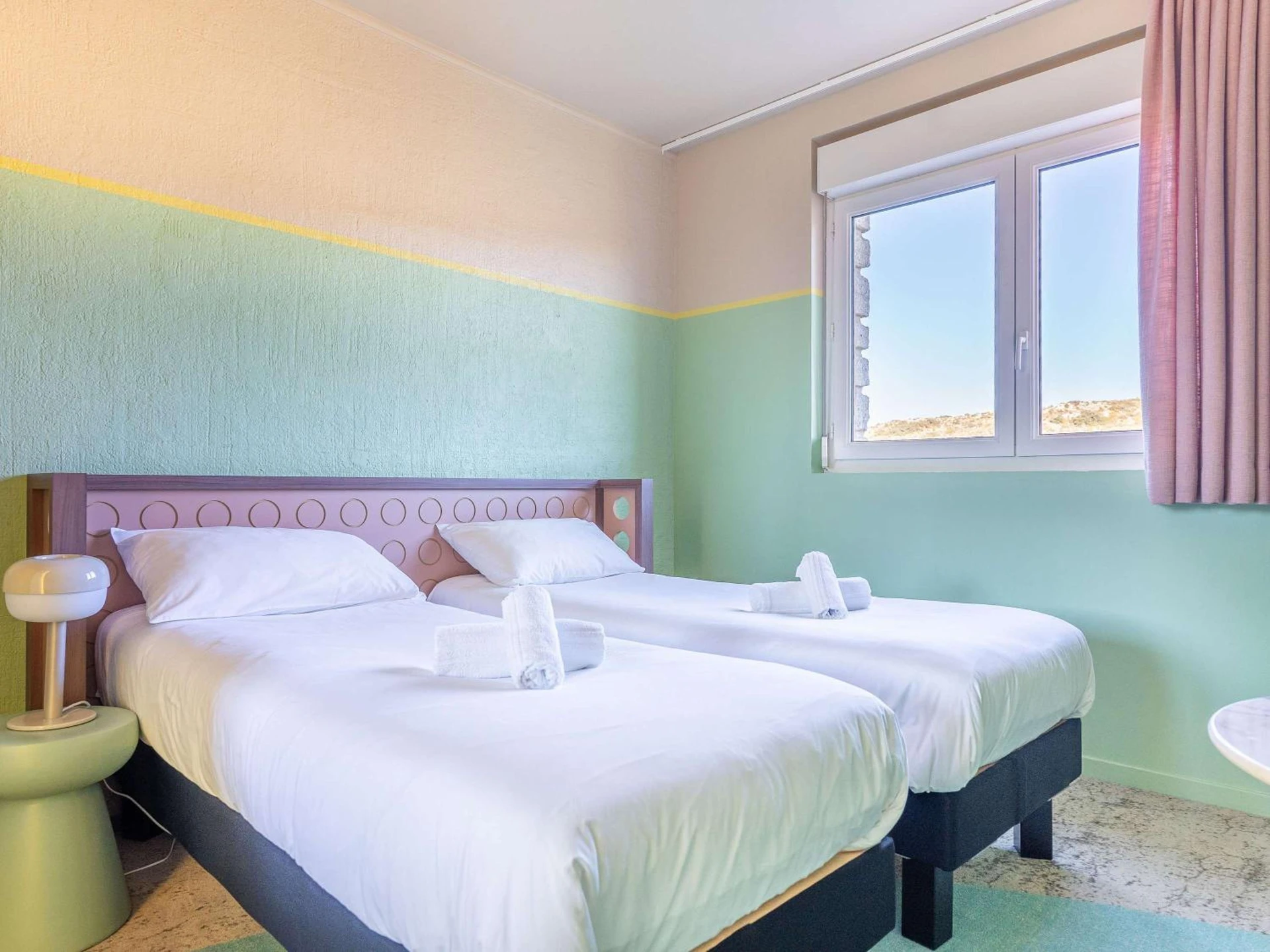 Magnifique chambre pour un séminaire d'entreprise à greet hôtel Pont du Gard - Route d'Avignon - Estézargues