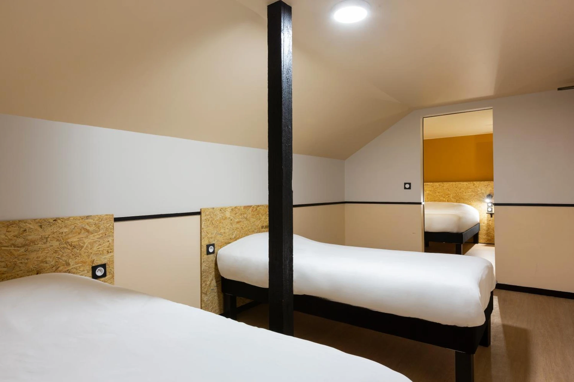 Magnifique chambre pour un séminaire d'entreprise à Greet Hôtel Villeneuve la Garenne - rénové - Villeneuve-la-Garenne