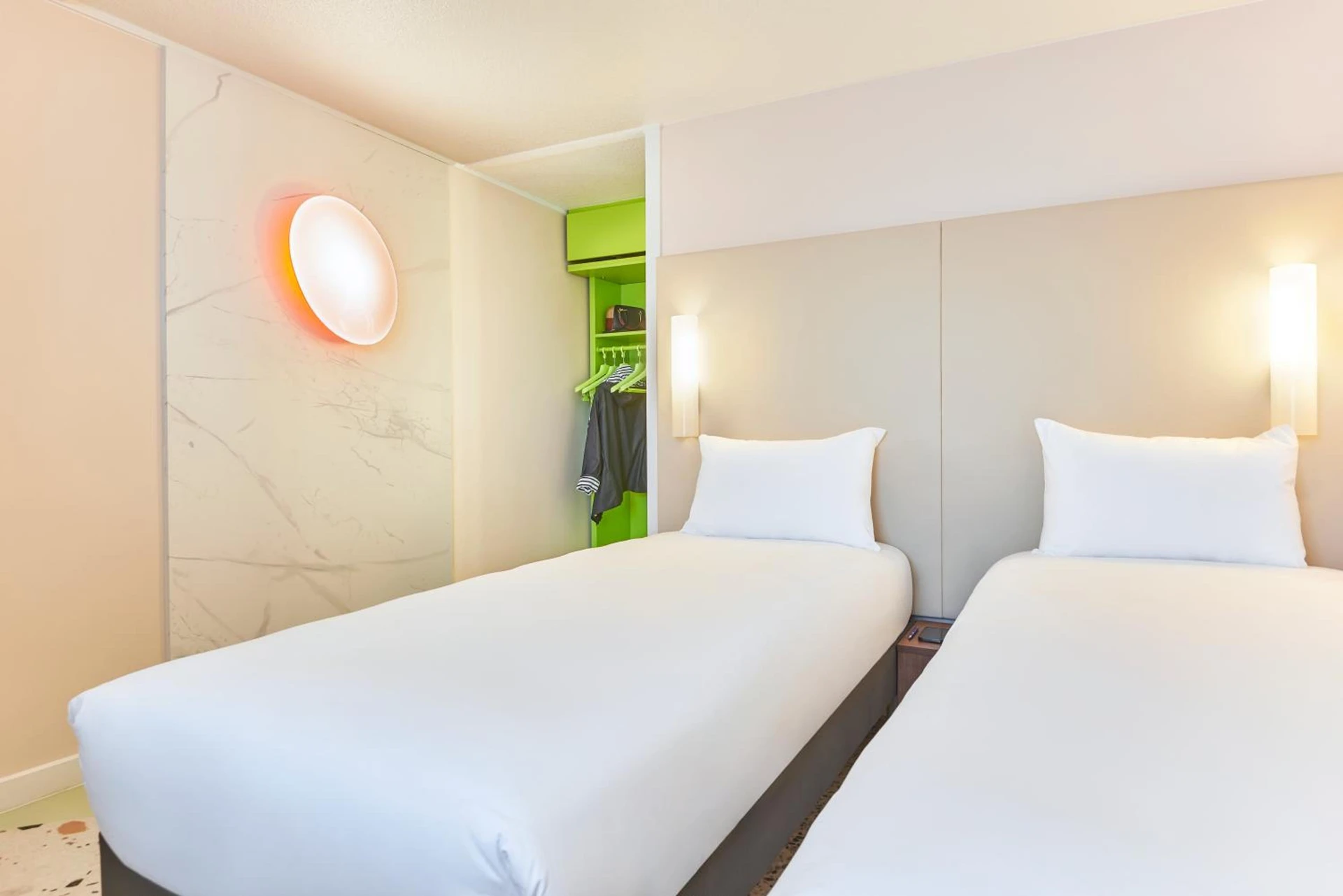 Chambre disponible pour un séminaire d'entreprise à Greet Hotel Versailles - Voisins Le Bretonneux - Paris