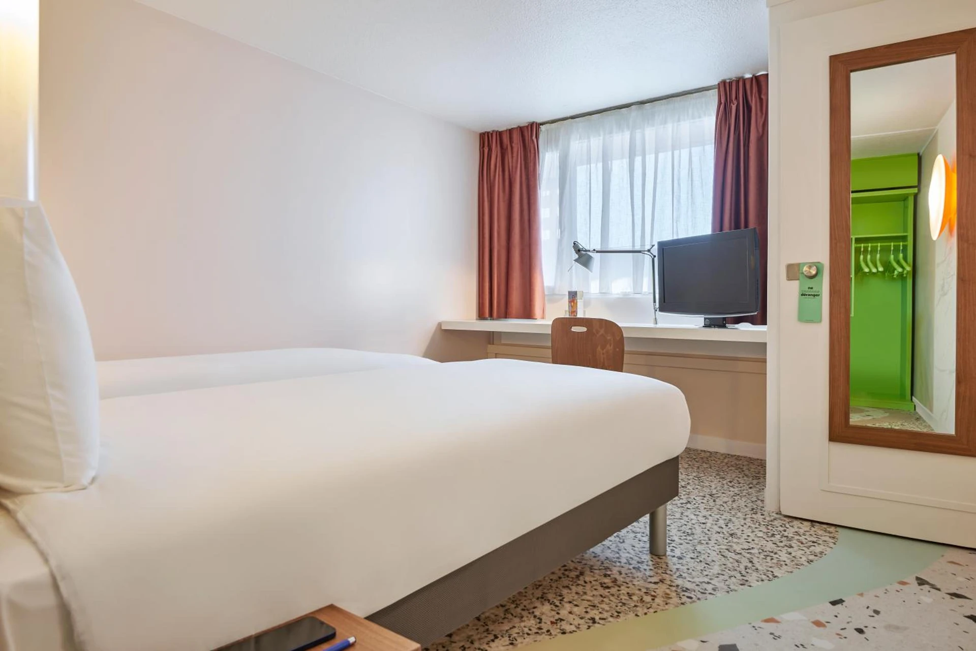 Chambre disponible pour un séminaire d'entreprise à Greet Hotel Versailles - Voisins Le Bretonneux - Paris