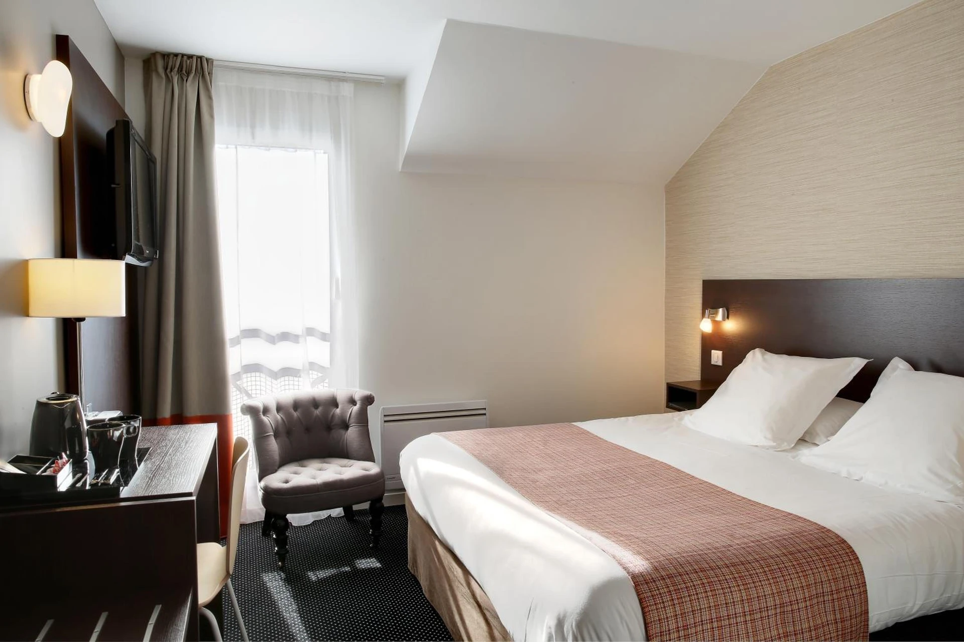 Chambre disponible pour un séminaire d'entreprise à Logis Havvah Hôtel Gap - Gap