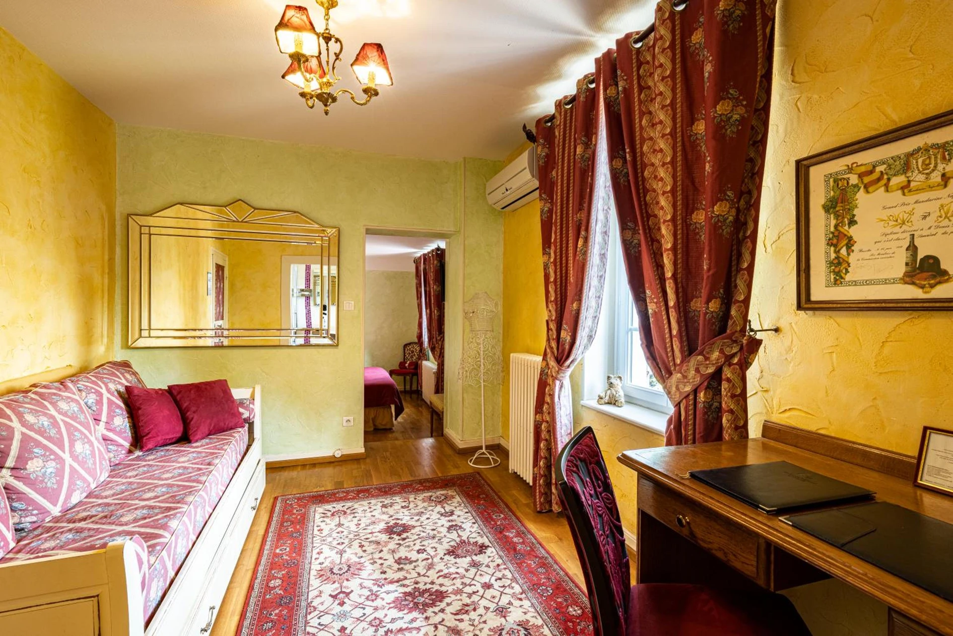 Magnifique chambre pour un séminaire d'entreprise à Hostellerie Bourguignonne - Verdun-sur-le-Doubs