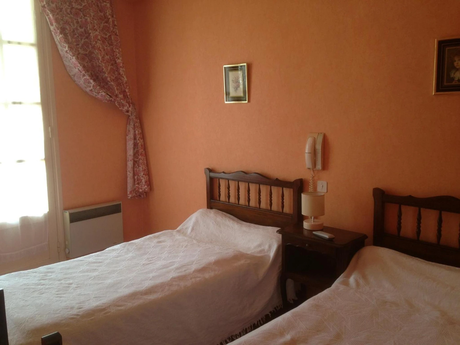 Chambre disponible pour un séminaire d'entreprise à Hostellerie de La Poste - Paris