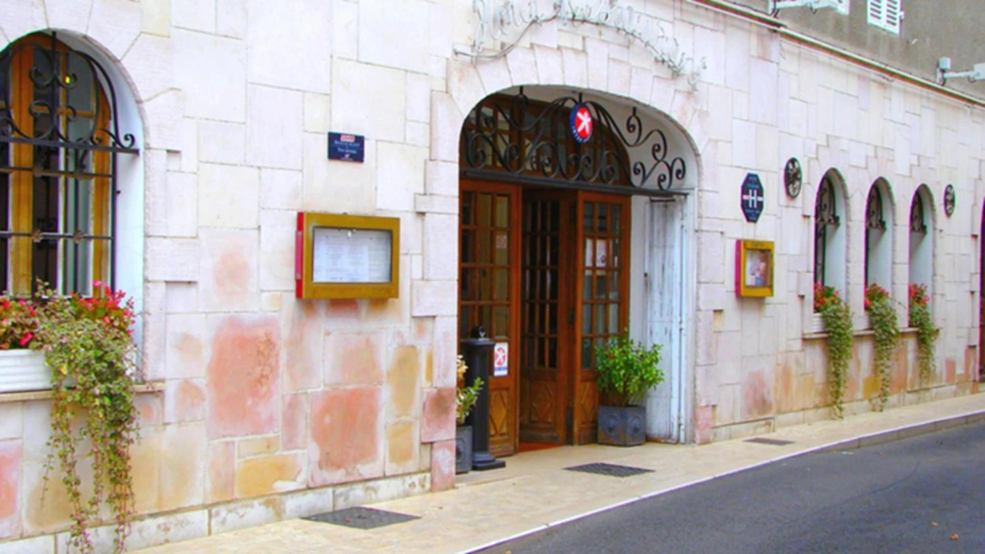 Salle de séminaire à Hostellerie des Trois Pigeons, Paray-le-Monial - Organiser un événement professionnel à Paray-le-Monial