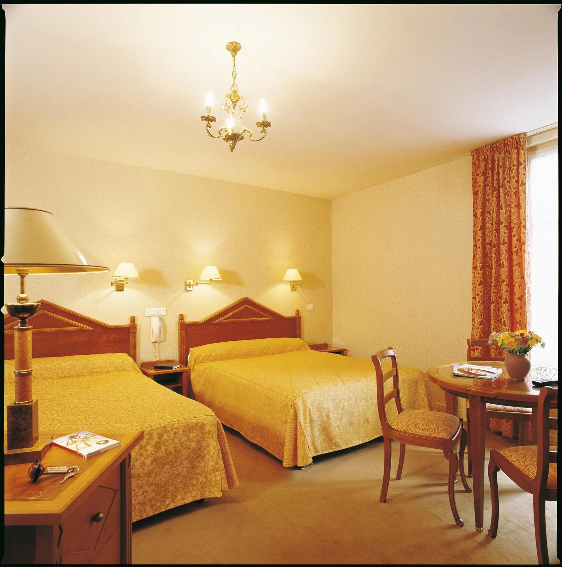 Chambre disponible pour un séminaire d'entreprise à Hostellerie des Trois Pigeons, Paray-le-Monial - Paray-le-Monial