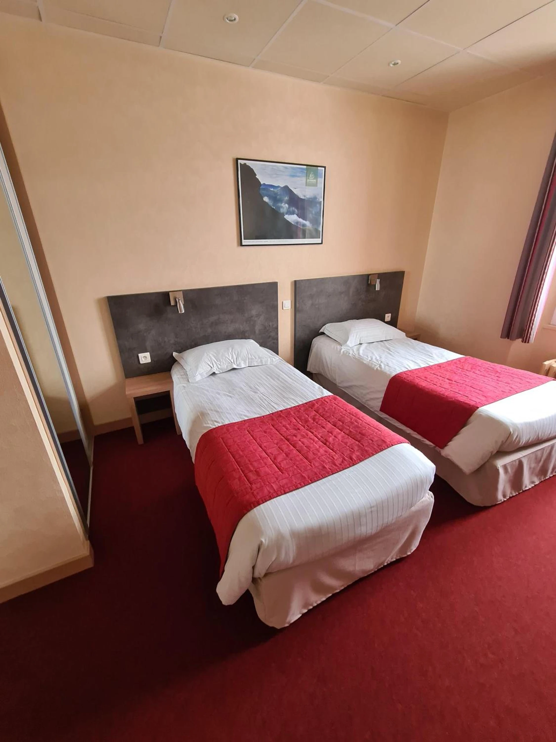 Chambre disponible pour un séminaire d'entreprise à HOSTELLERIE du CANTAL - Murat