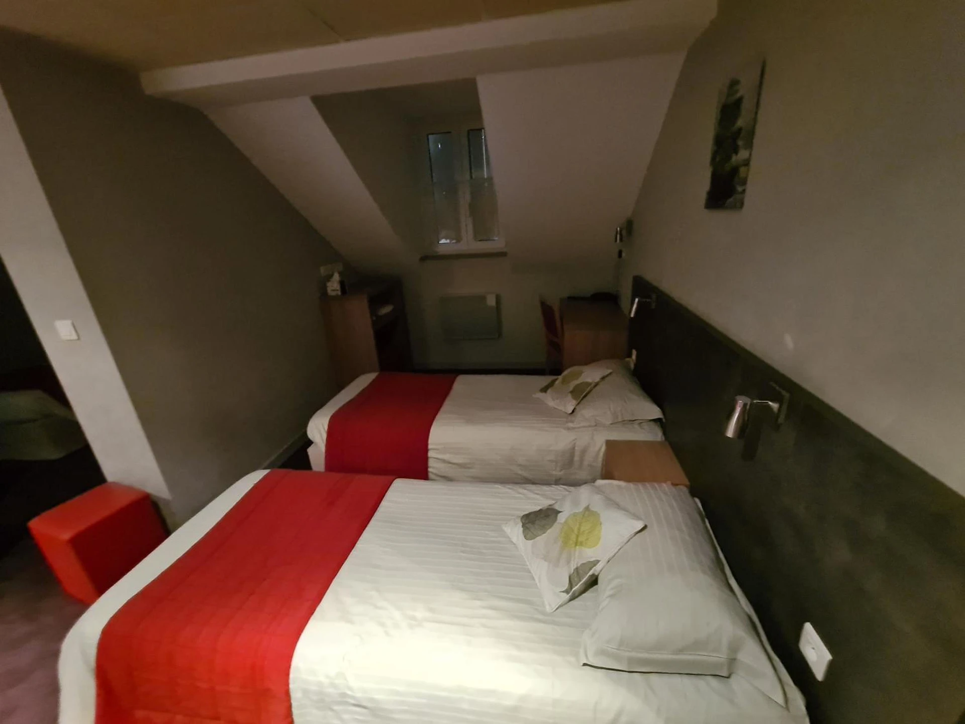 Magnifique chambre pour un séminaire d'entreprise à HOSTELLERIE du CANTAL - Murat