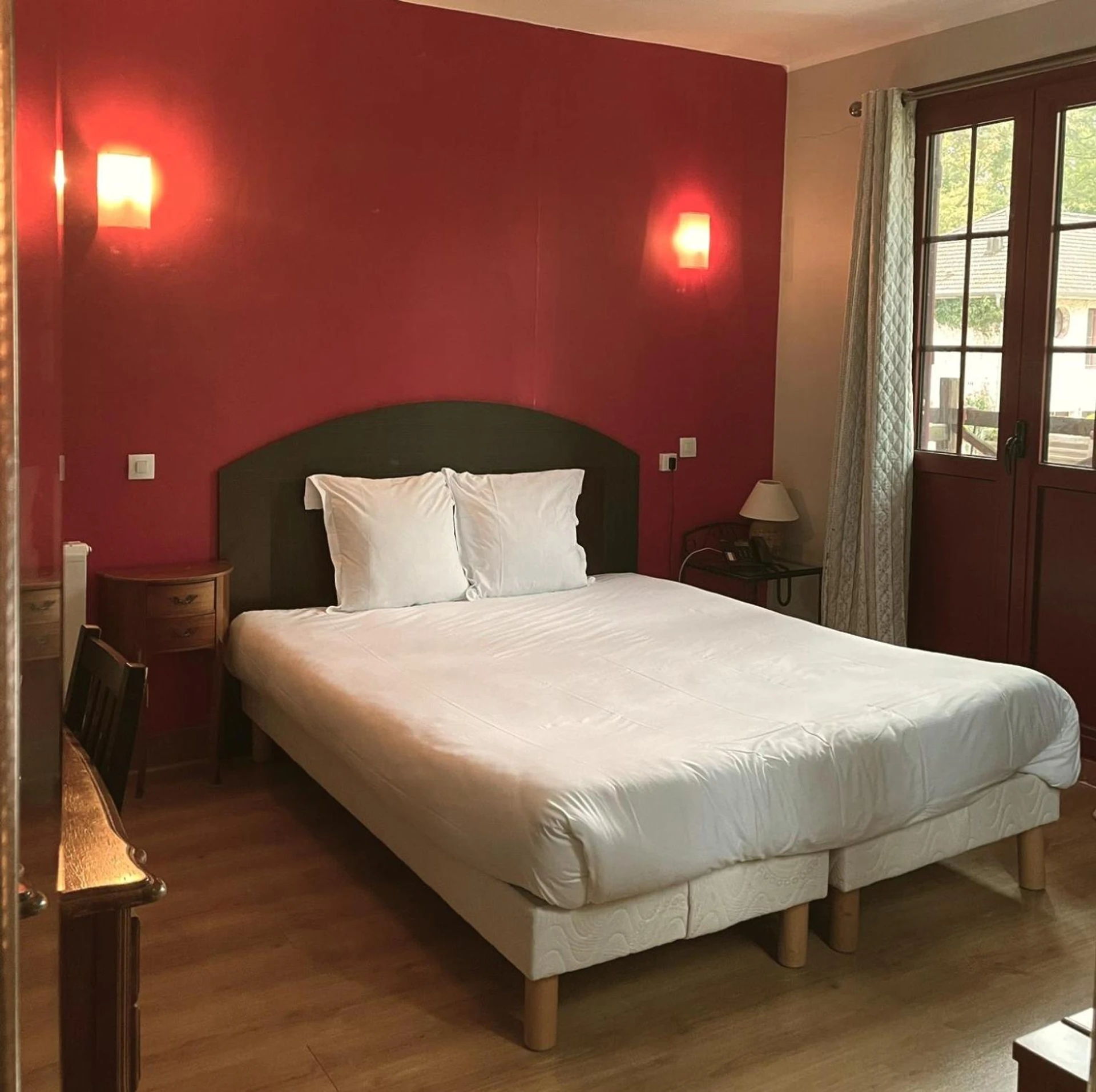 Chambre disponible pour un séminaire d'entreprise à Hostellerie Du Lys - Lamorlaye