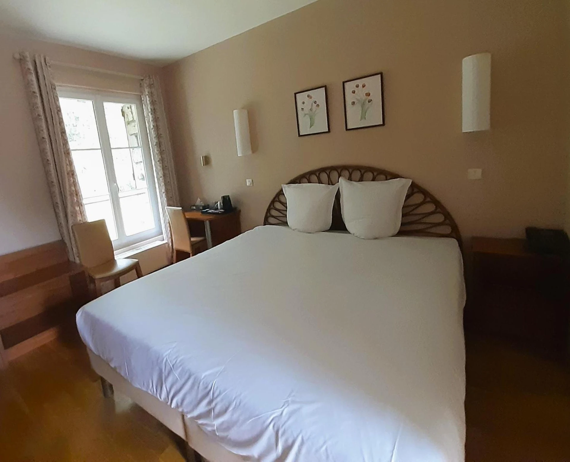Chambre disponible pour un séminaire d'entreprise à Hostellerie Du Lys - Lamorlaye