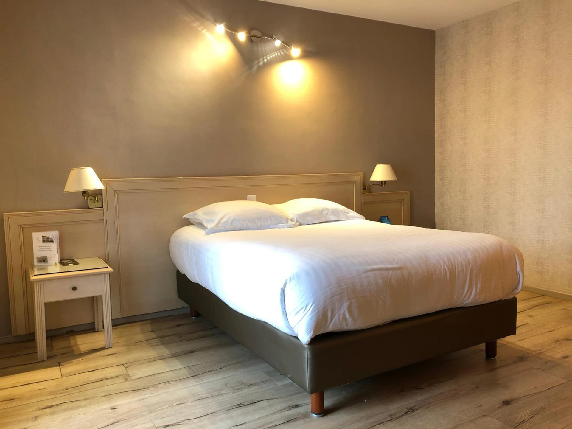 Chambre disponible pour un séminaire d'entreprise à Logis Hostellerie Du Mont Aimé - Bergères-lès-Vertus