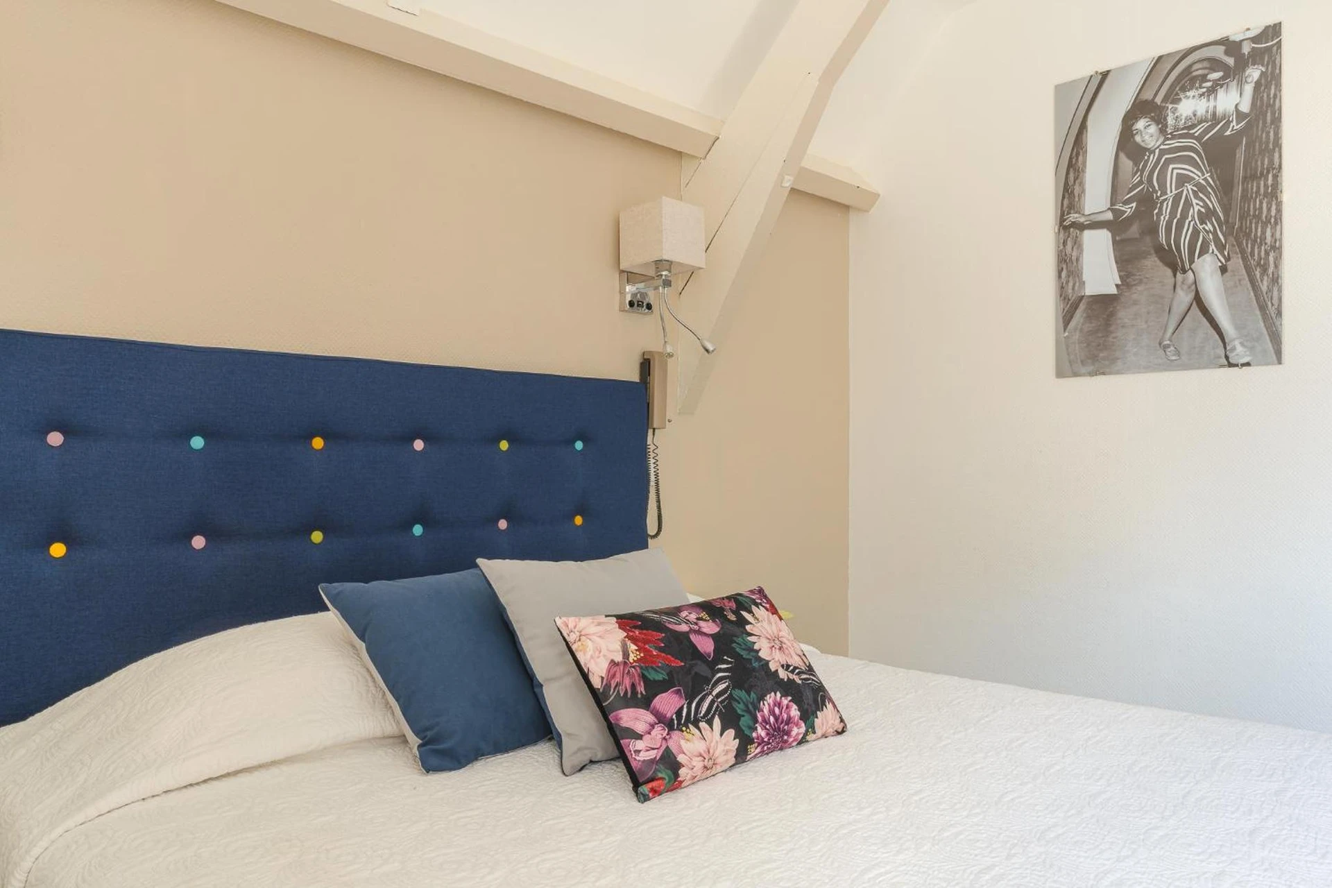 Chambre disponible pour un séminaire d'entreprise à Hostellerie du Passeur - Hôtel & Restaurant - Climatisation et Piscine chauffée - Les Eyzies-de-Tayac-Sireuil