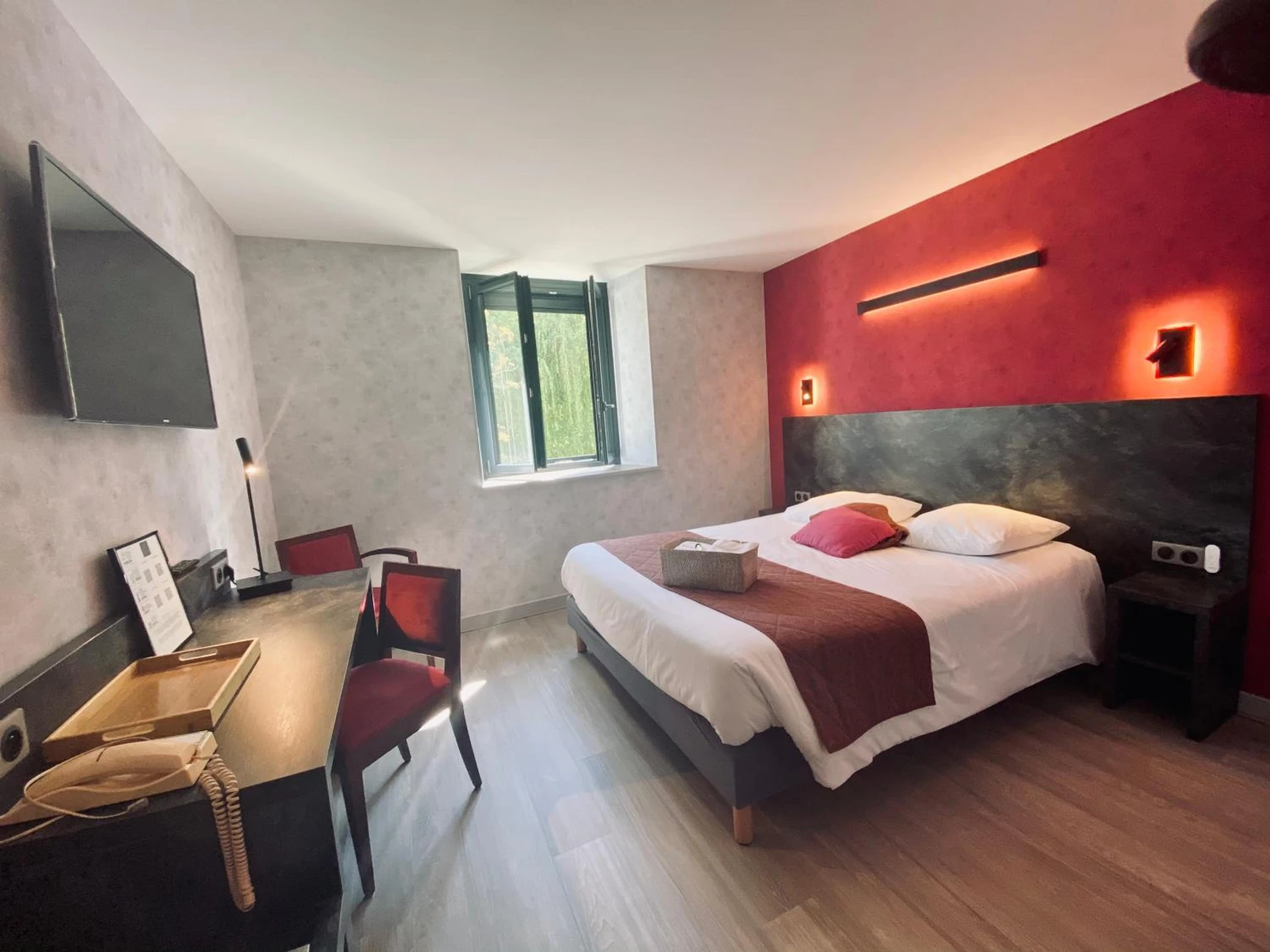 Chambre disponible pour un séminaire d'entreprise à Logis Hostellerie la Chaumière - Arsonval
