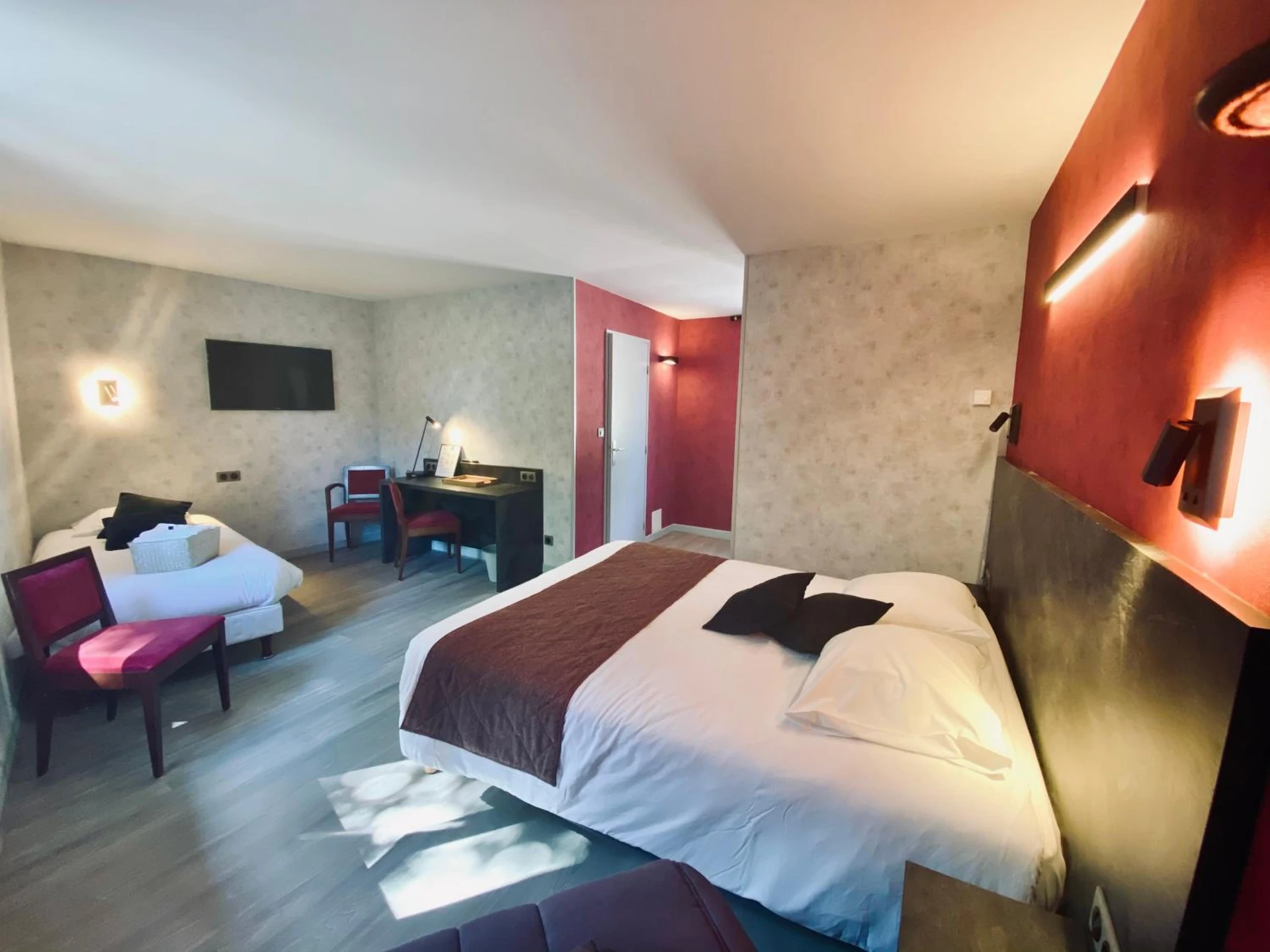 Chambre disponible pour un séminaire d'entreprise à Logis Hostellerie la Chaumière - Arsonval