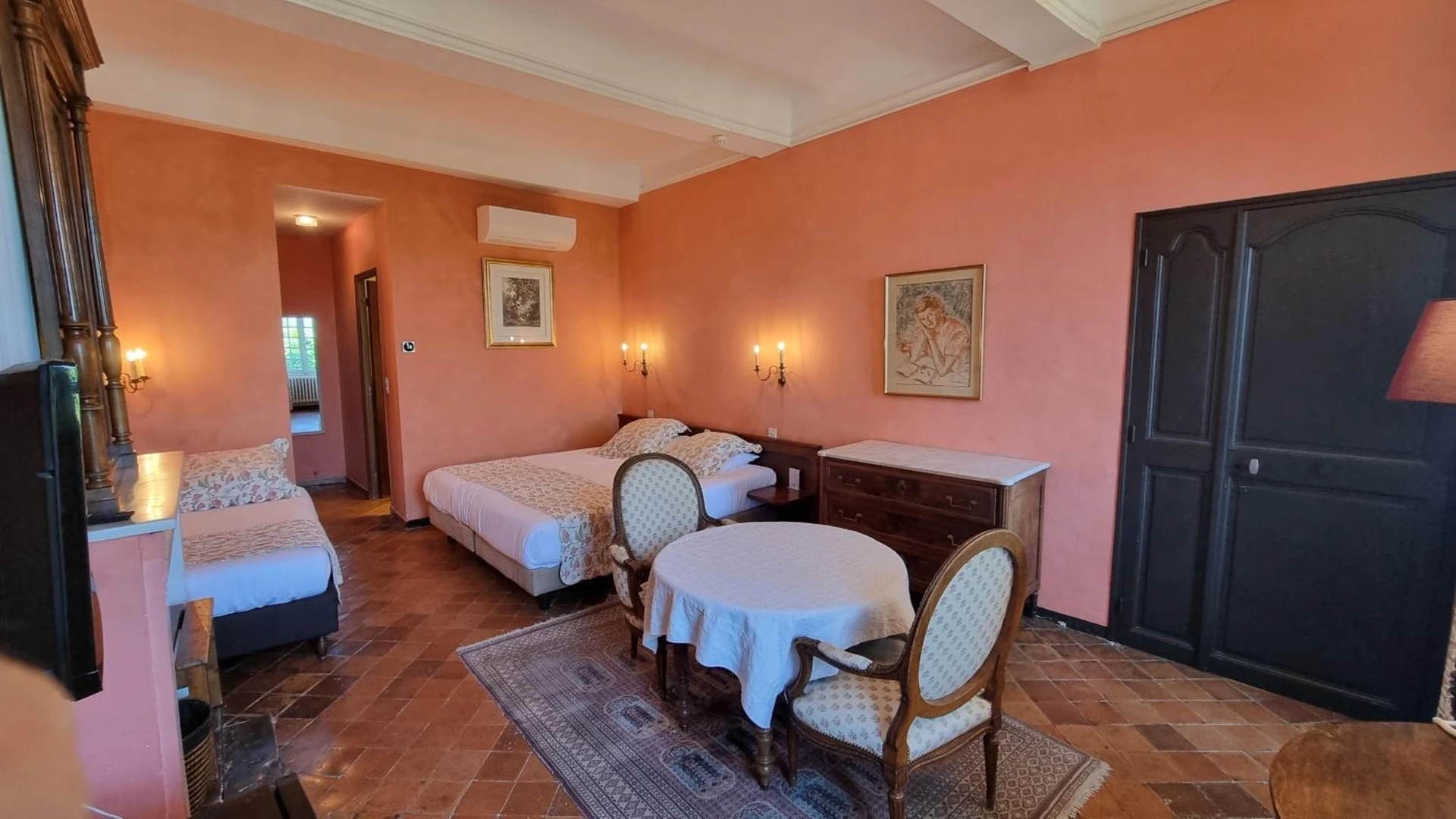Ambiance de travail pour séminaire d'entreprise à Hostellerie Le Beffroi - Vaison-la-Romaine