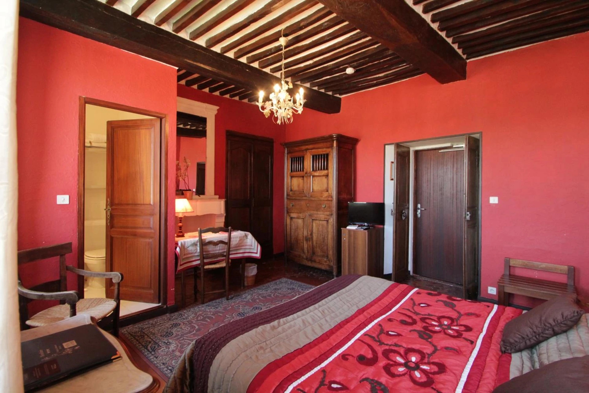 Chambre disponible pour un séminaire d'entreprise à Hostellerie Le Beffroi - Vaison-la-Romaine
