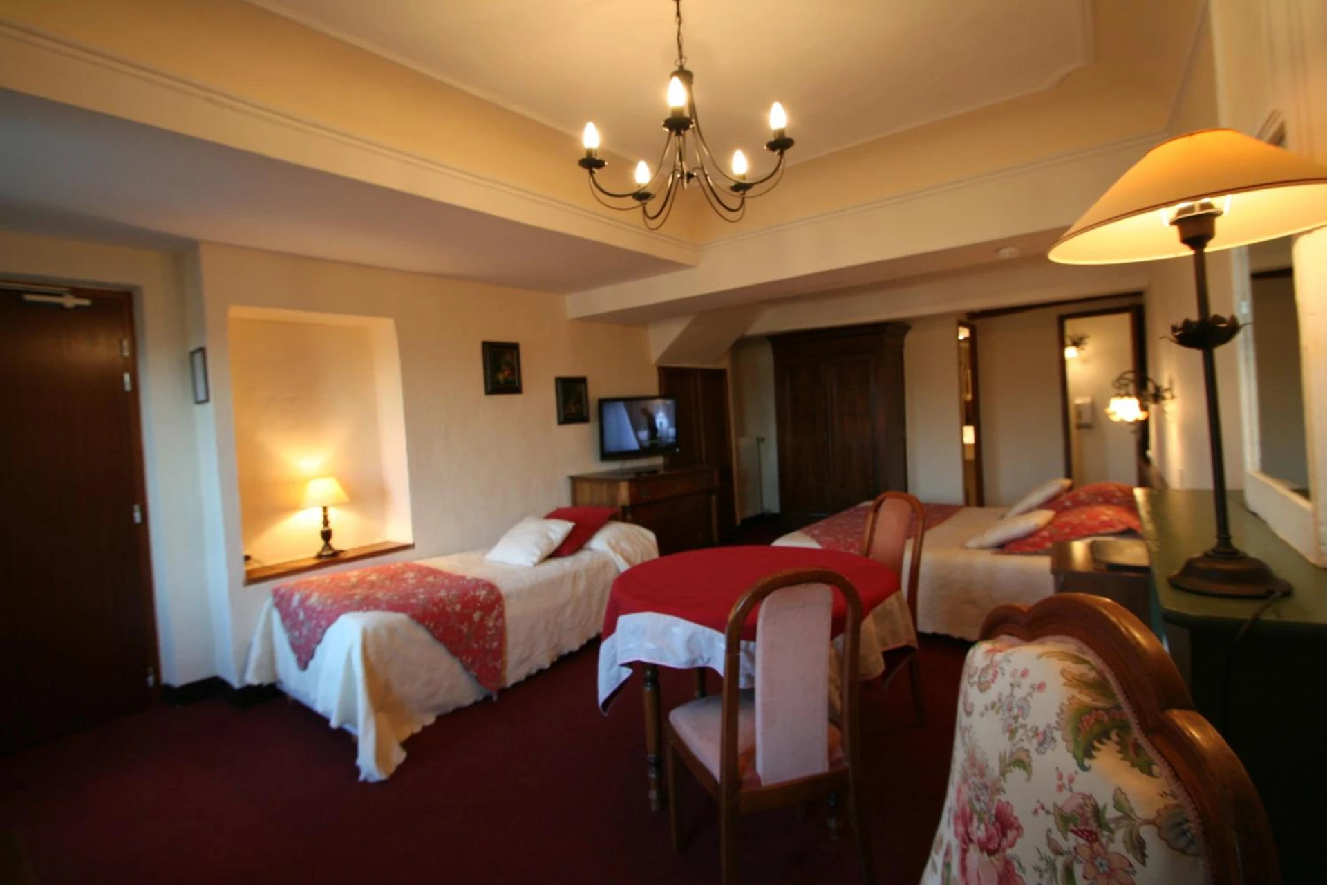 Chambre disponible pour un séminaire d'entreprise à Hostellerie Le Beffroi - Vaison-la-Romaine