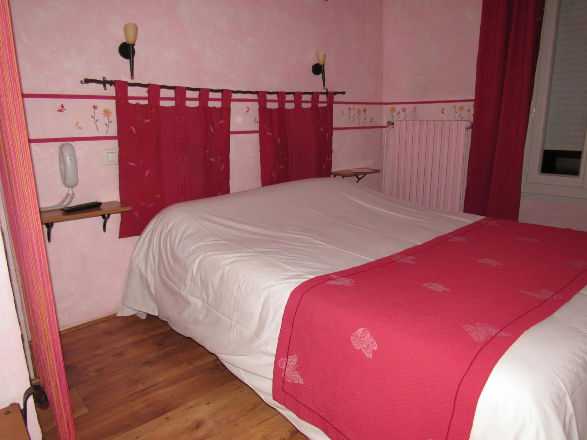 Chambre disponible pour un séminaire d'entreprise à Hostellerie Le Mirabeau - Peyrolles-en-Provence