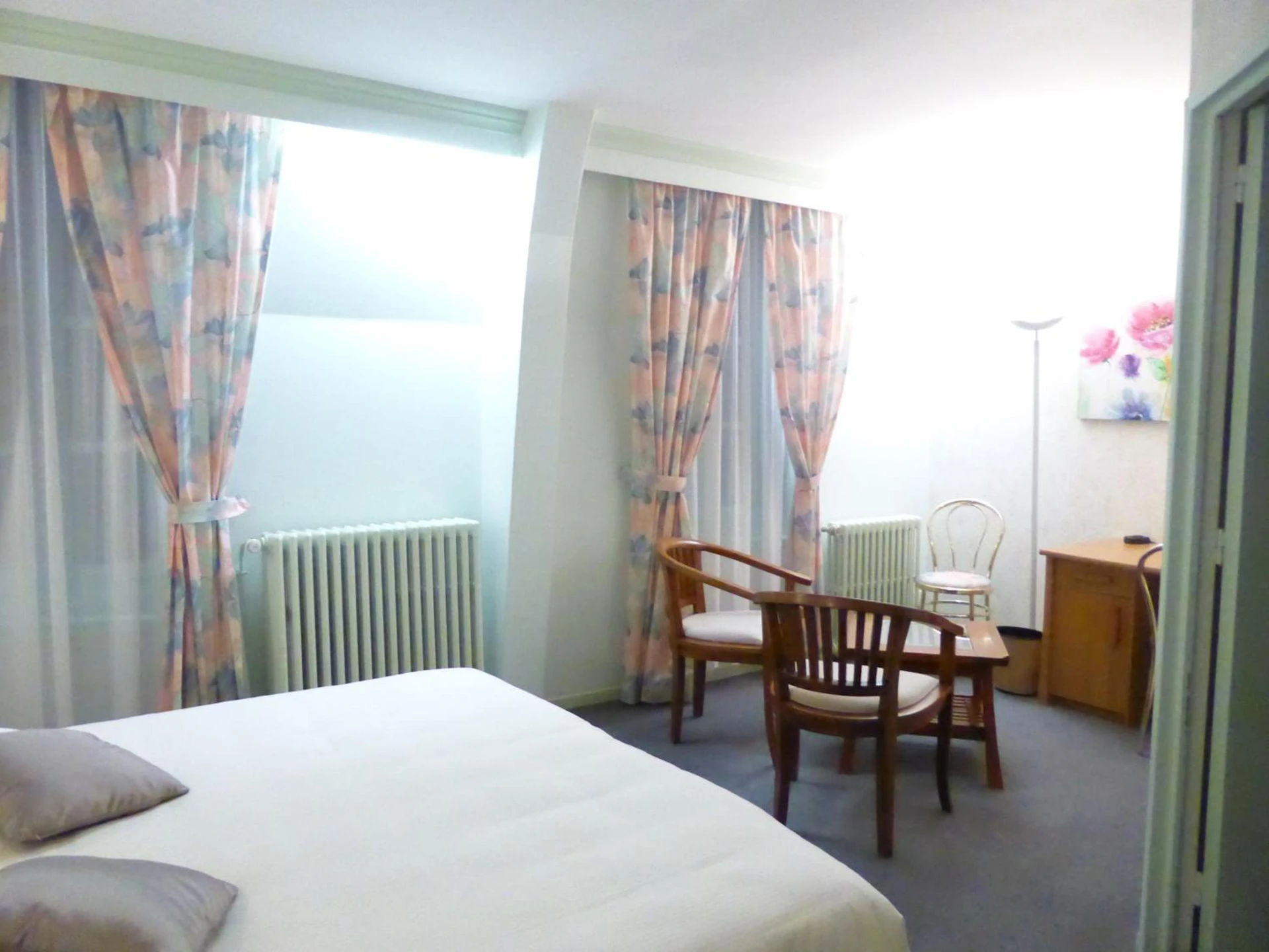 Chambre disponible pour un séminaire d'entreprise à Logis - Hostellerie Saint-Louis & Restaurant Pauze - Bollezeele